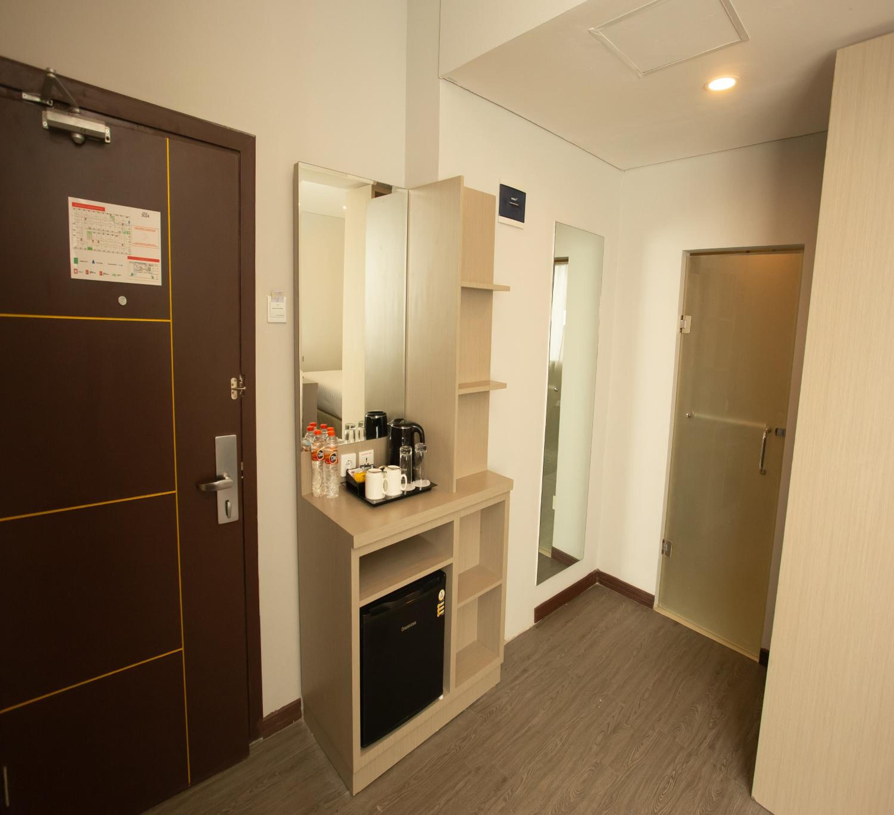 Executive Suite - Photo 2