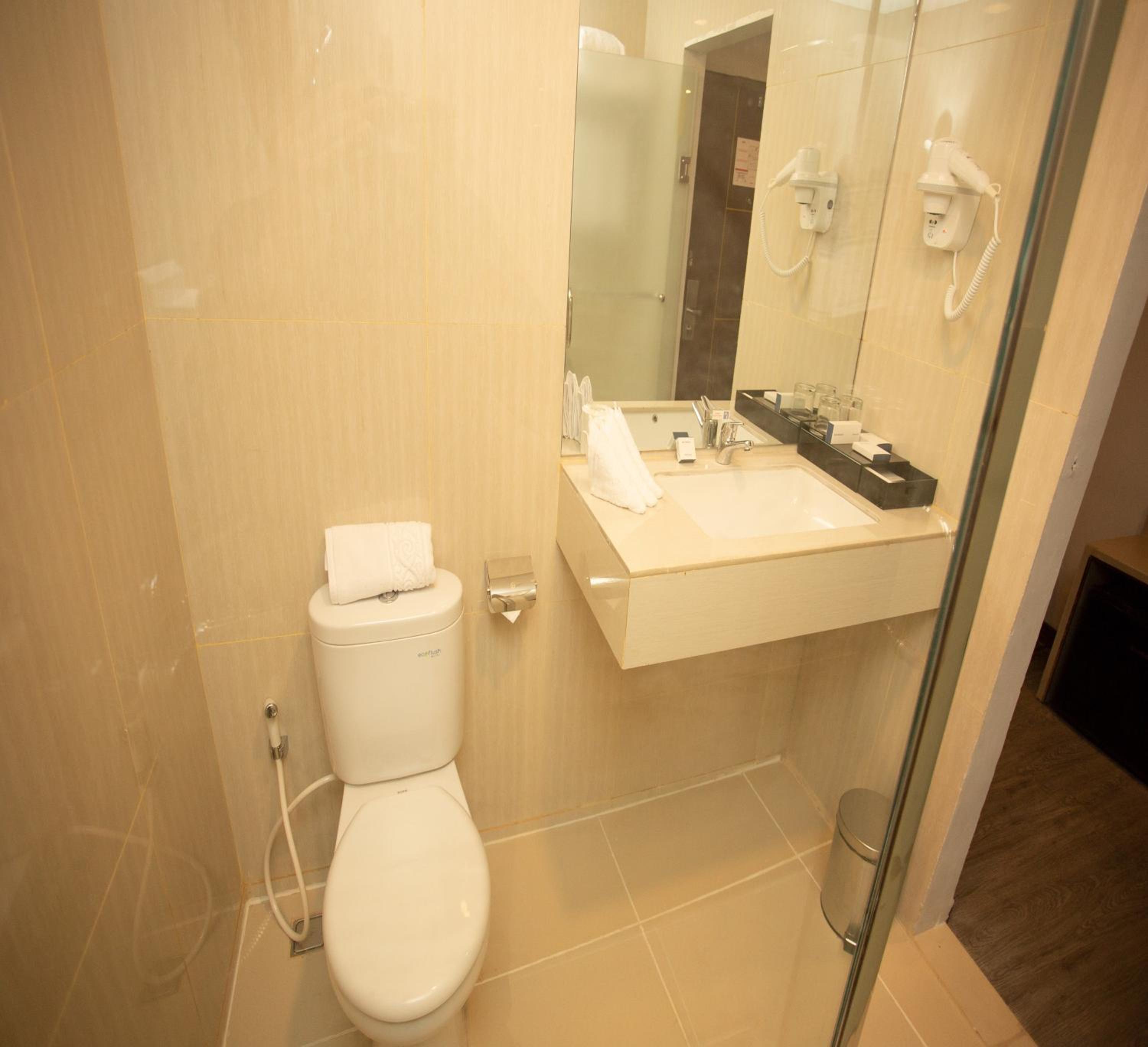 Superior Double Room - Smoking - Photo 4
