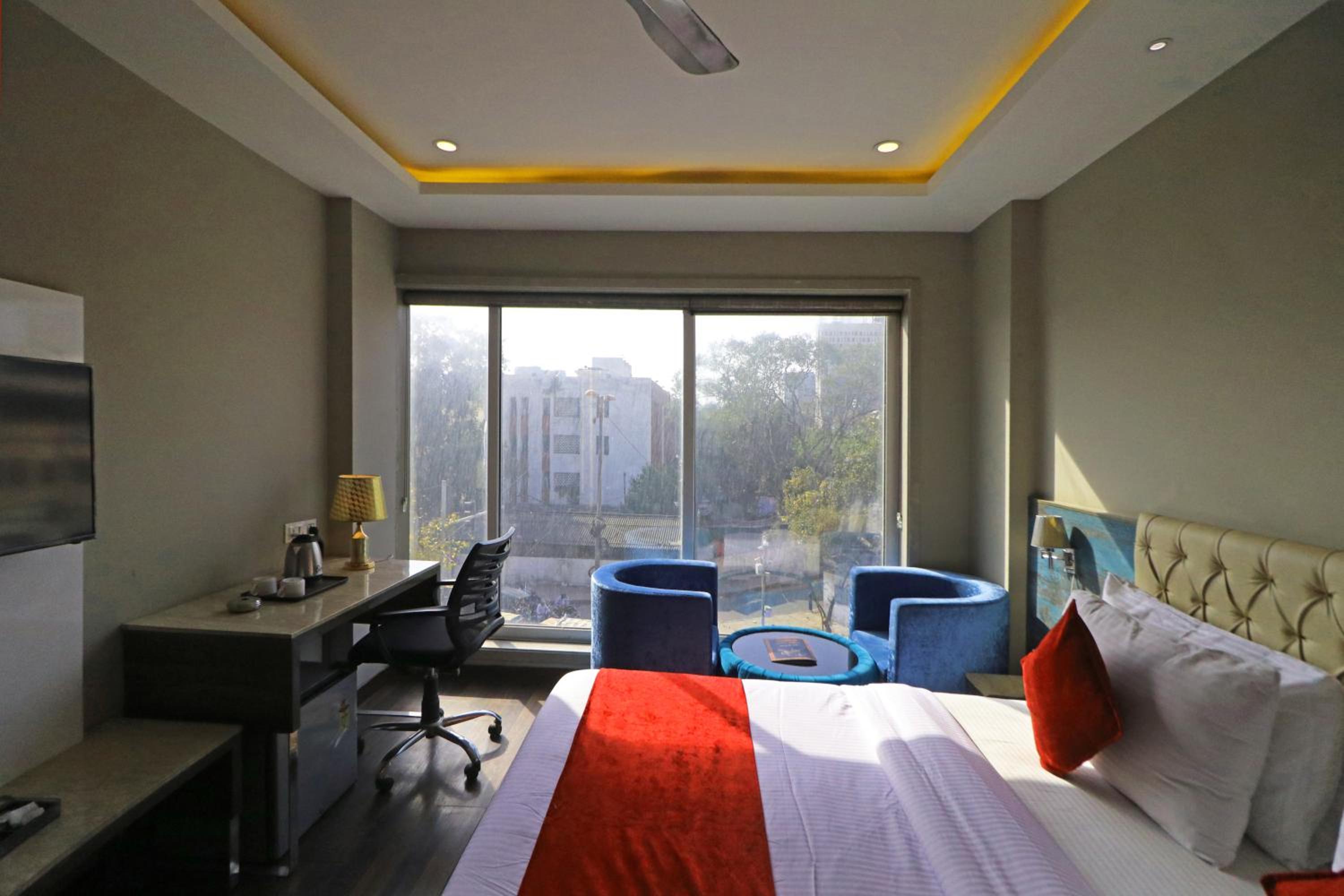 Superior King Room photo 2