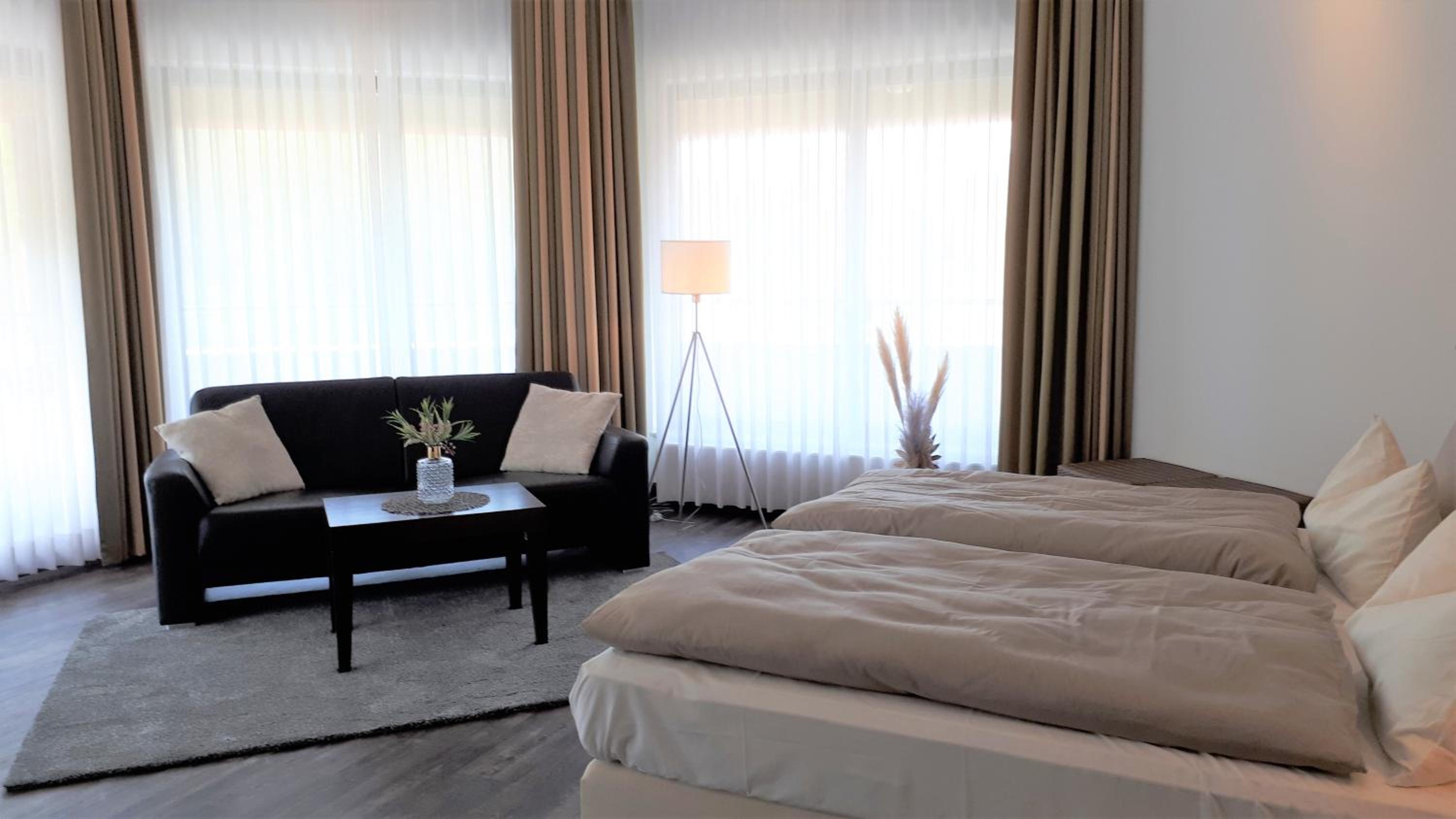 Suite - Photo 12