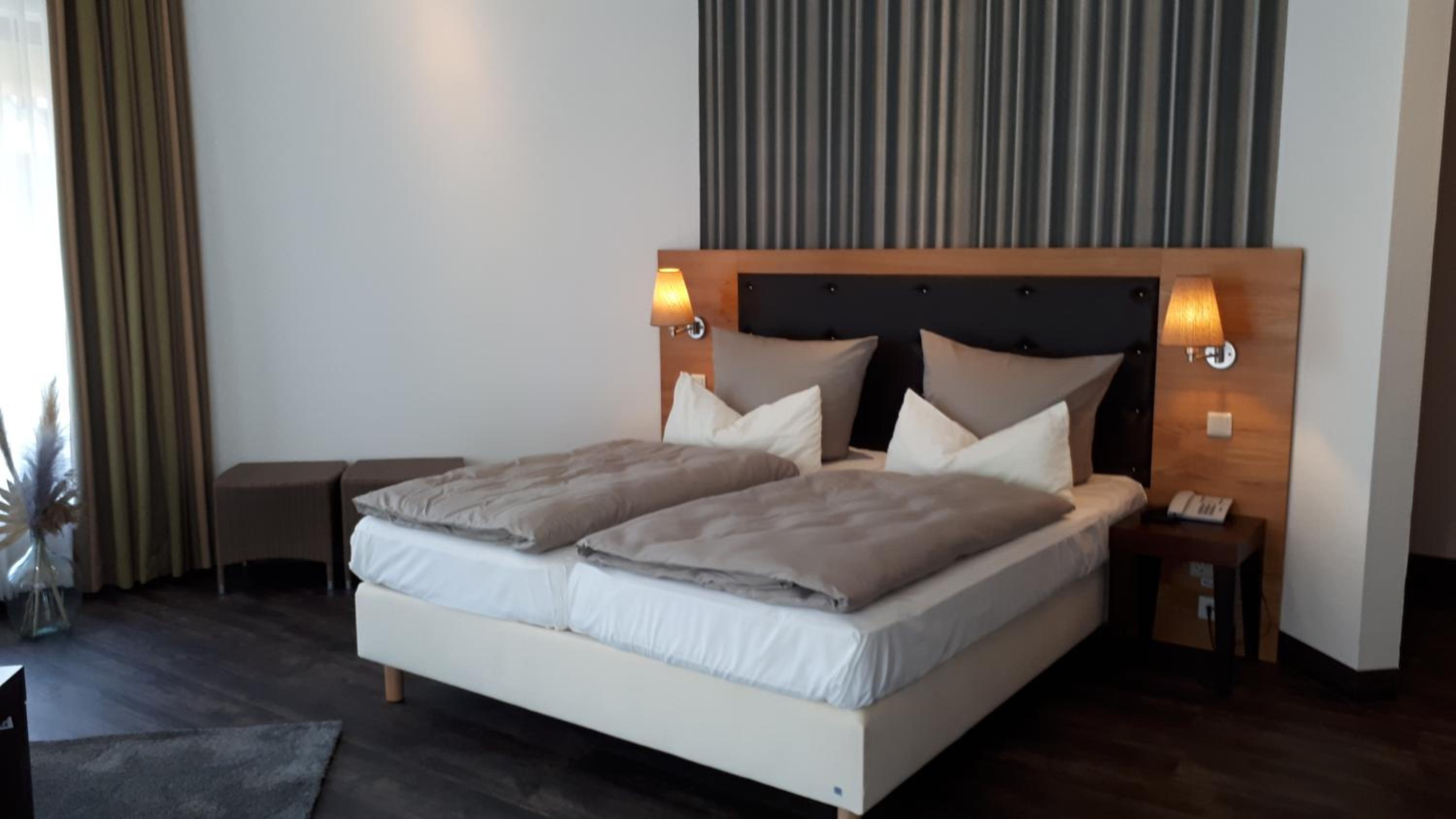 Suite - Photo 11