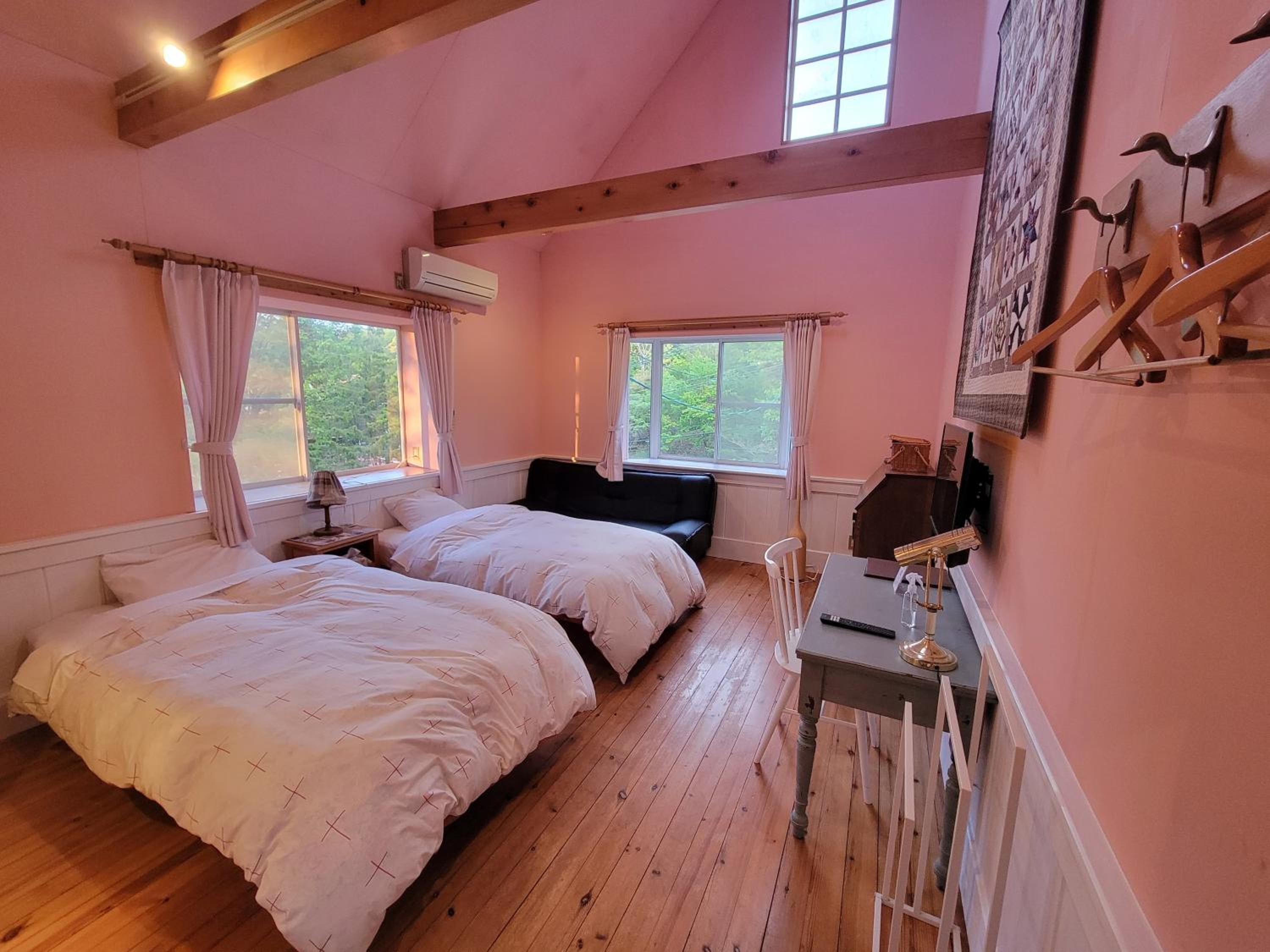 Twin Room - Photo 1