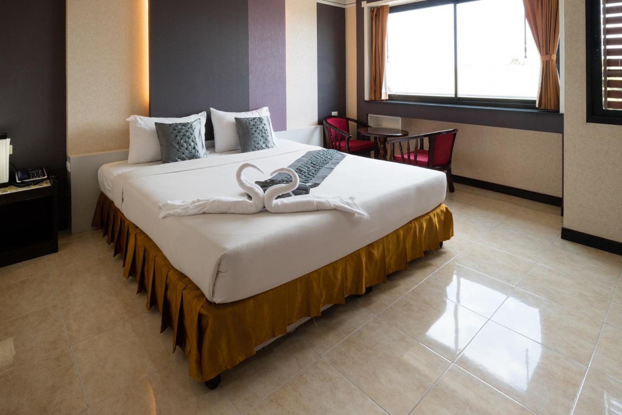 Deluxe King Room photo 3