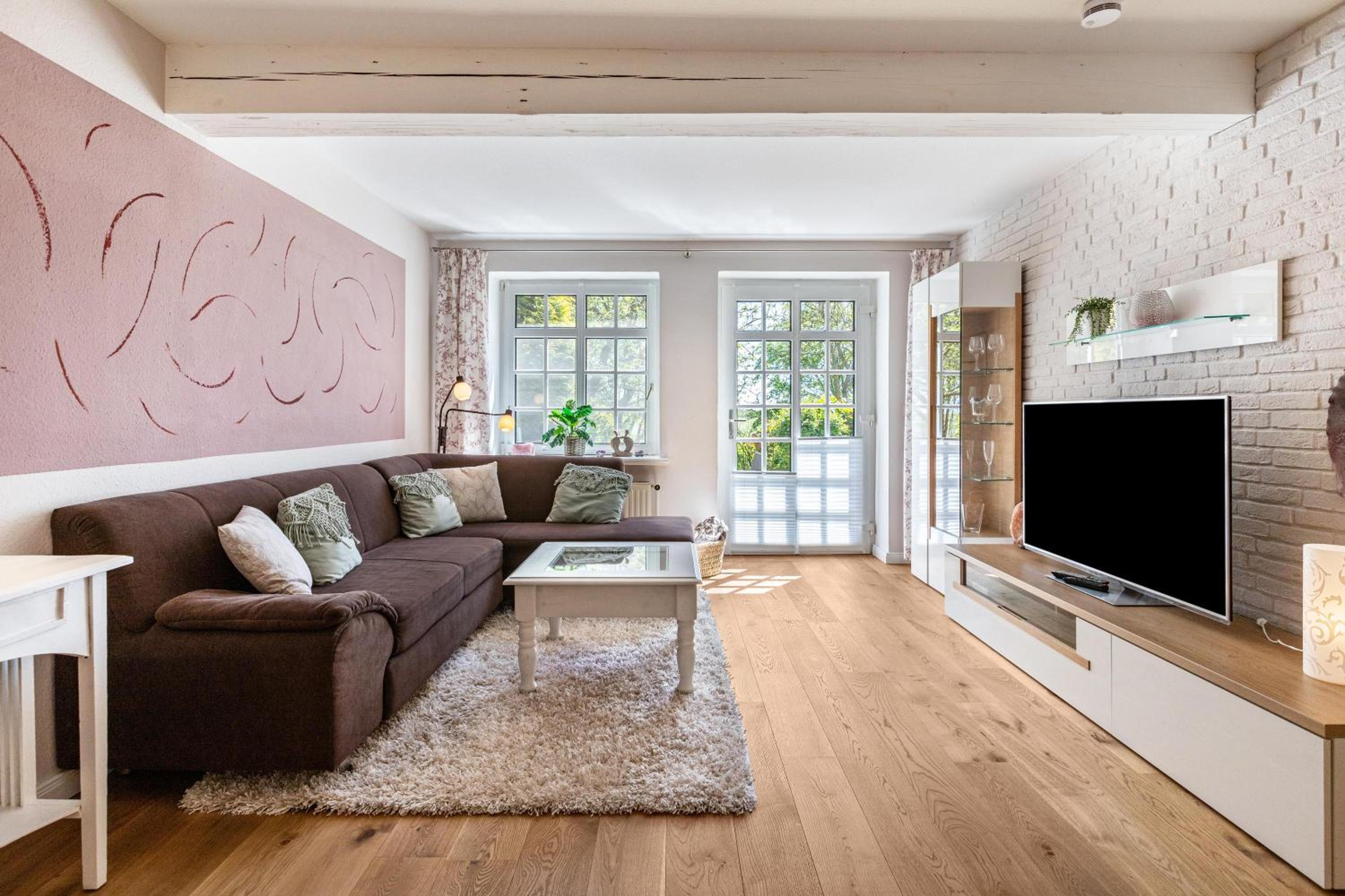 Two-Bedroom Deluxe Apartment with Garden View photo 1