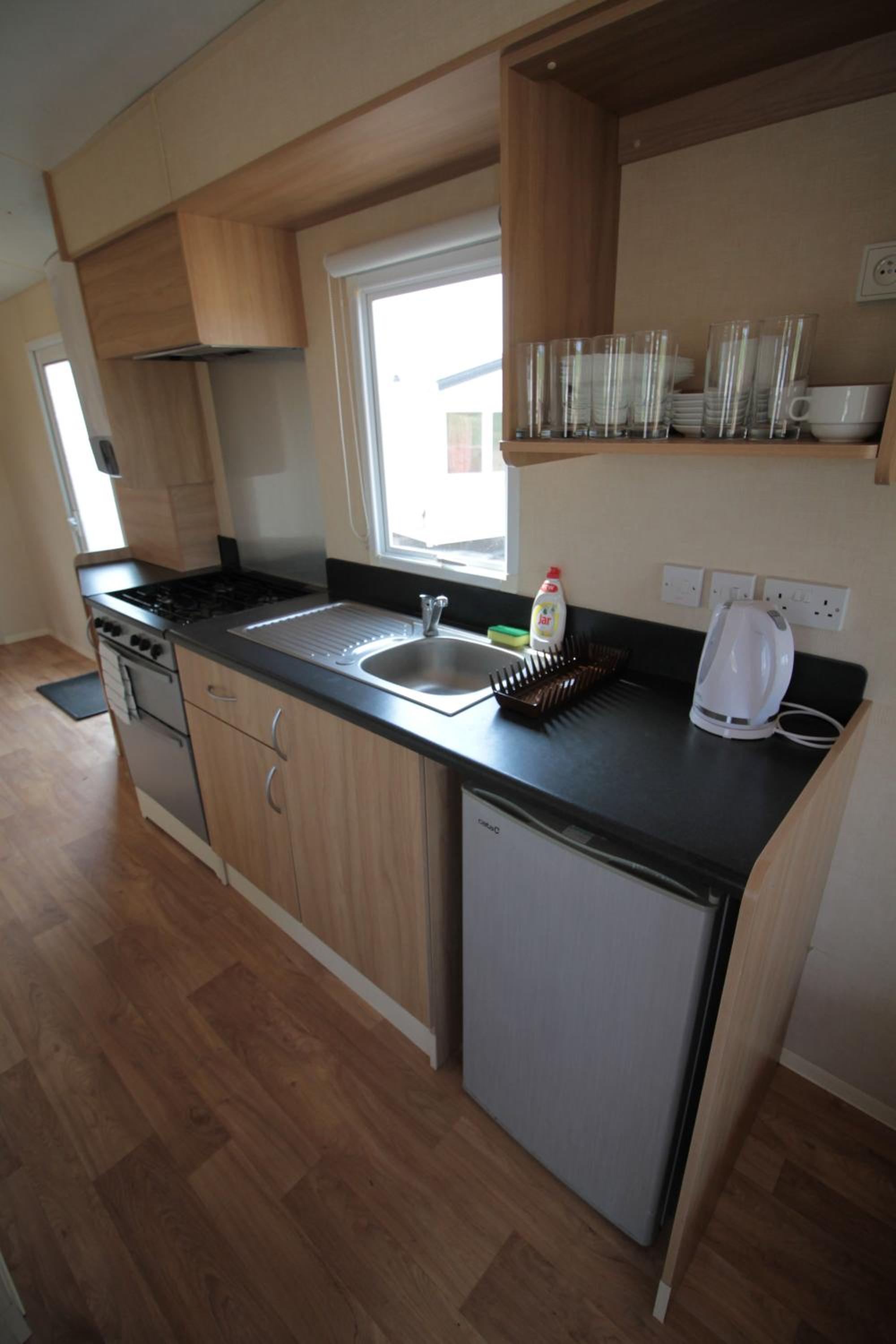 Mobile Home - Photo 6