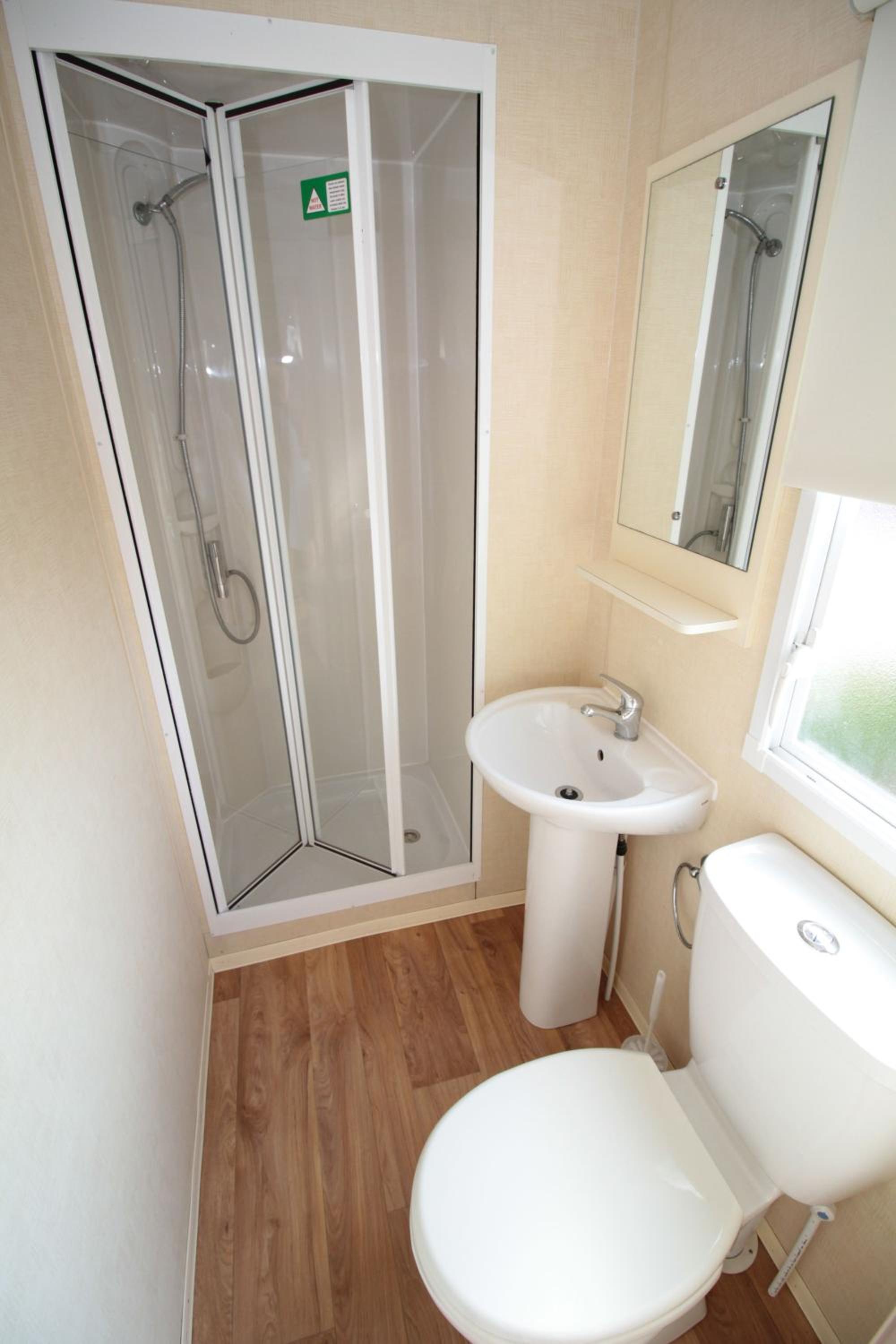 Mobile Home - Photo 12
