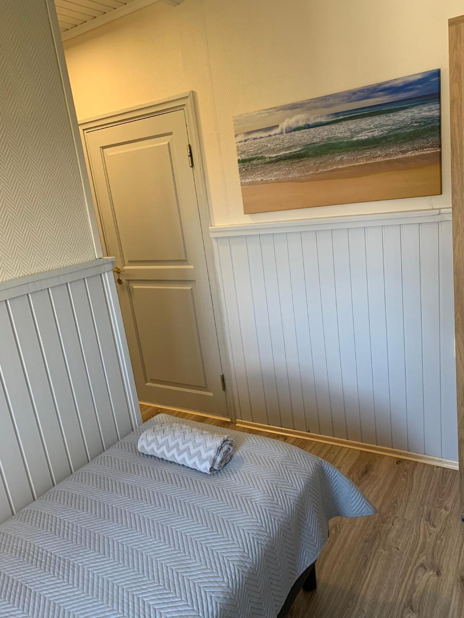 Twin Room with Private Bathroom - Photo 5