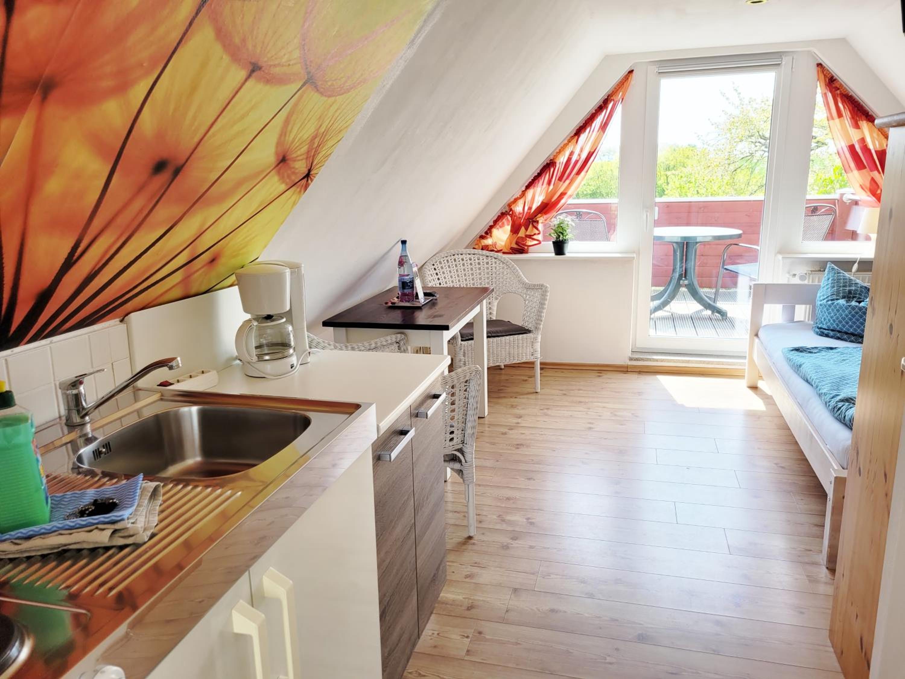 Single Room with Balcony photo 3