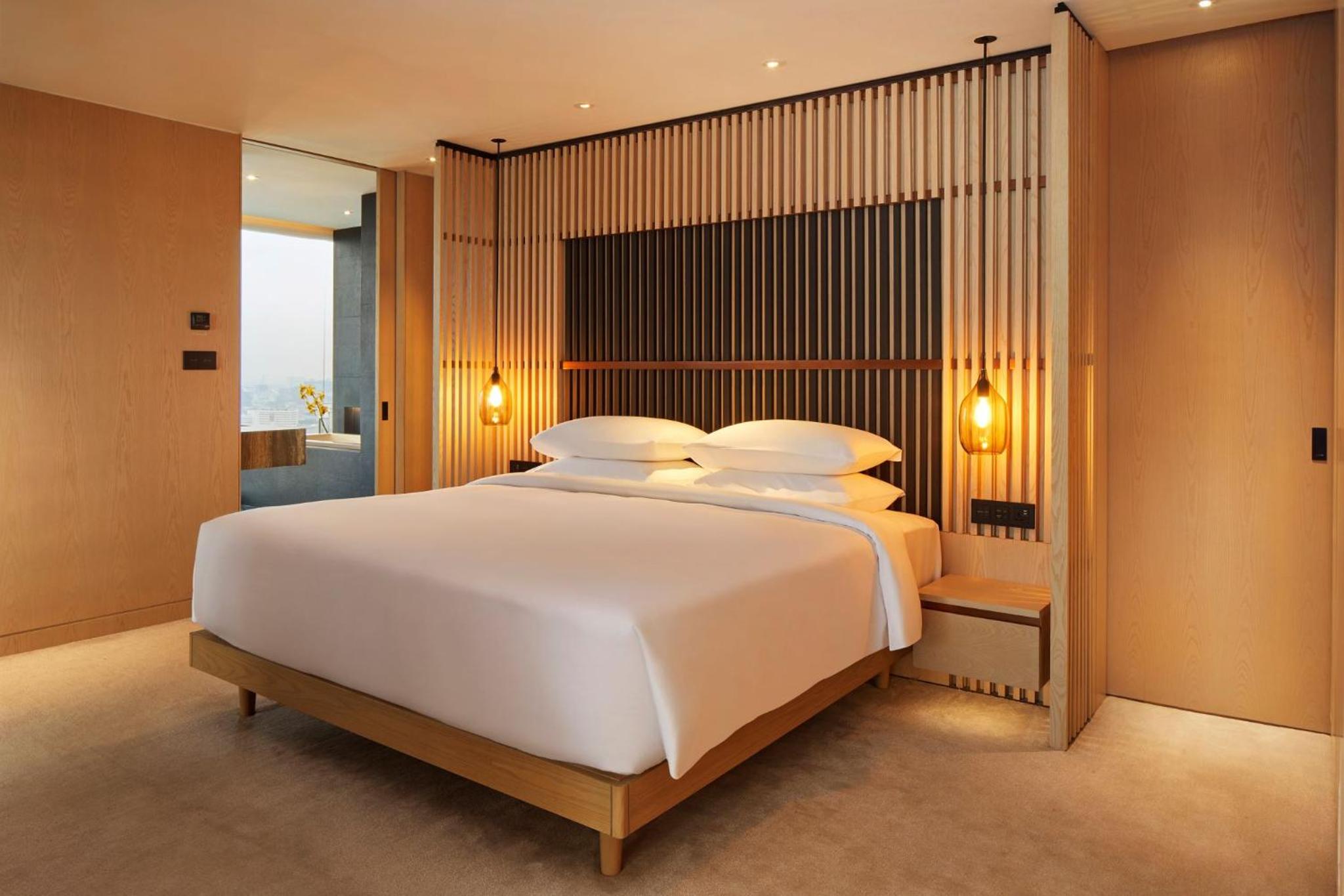 Deluxe Suite with Monas View thumbnail 5