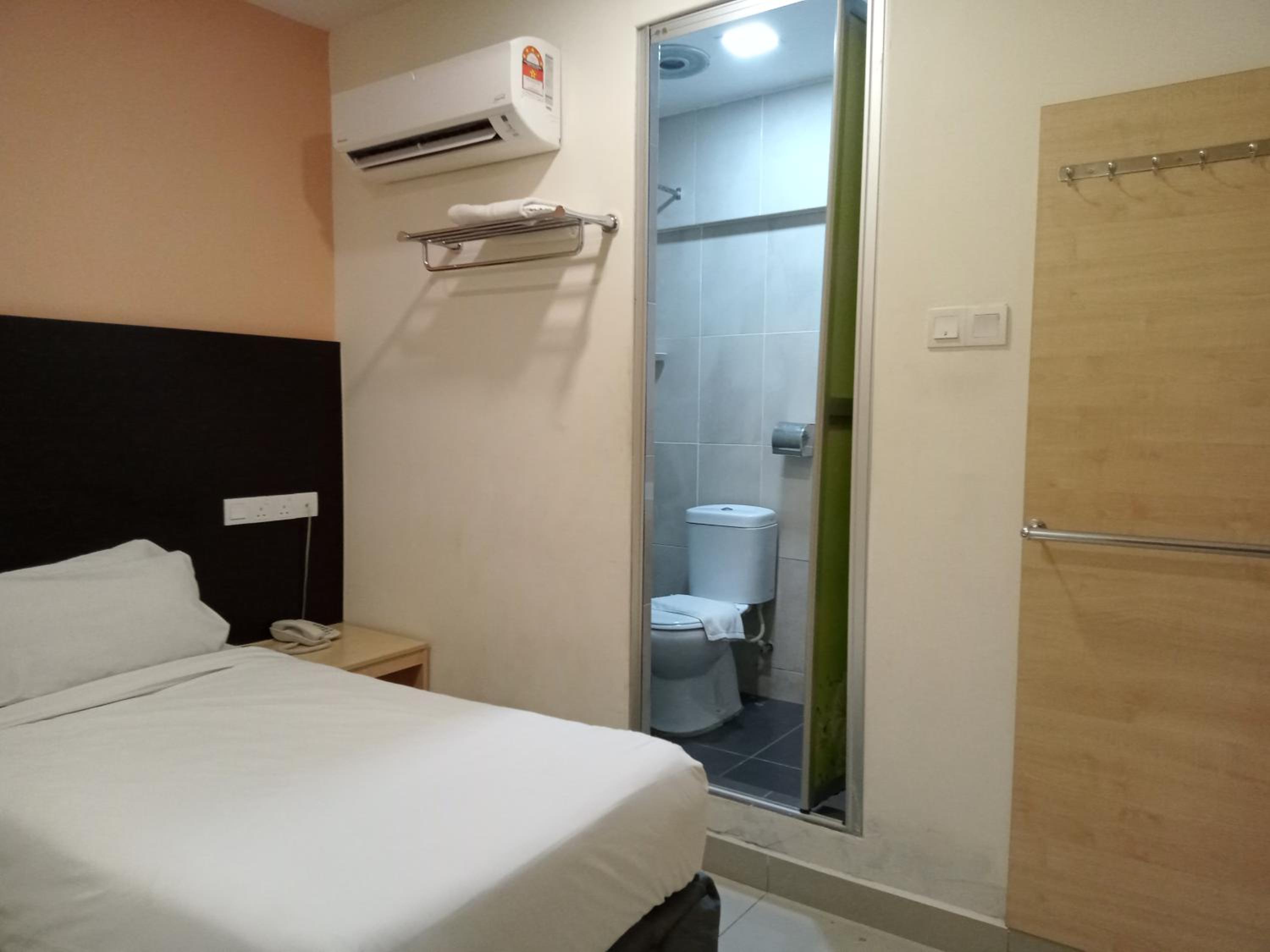 Single Room photo 3