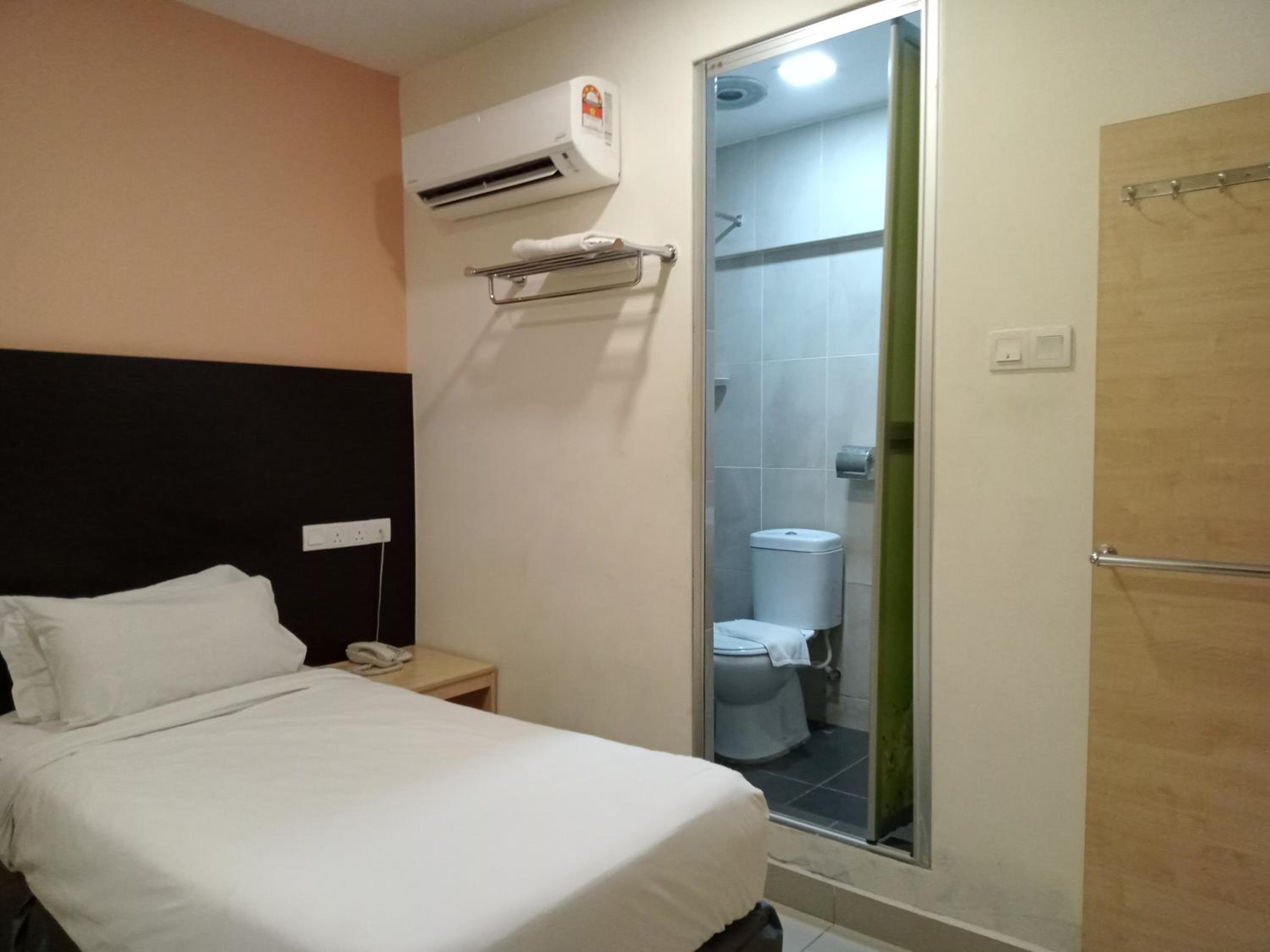 Single Room photo 1