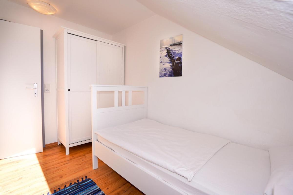 Apartment photo 2