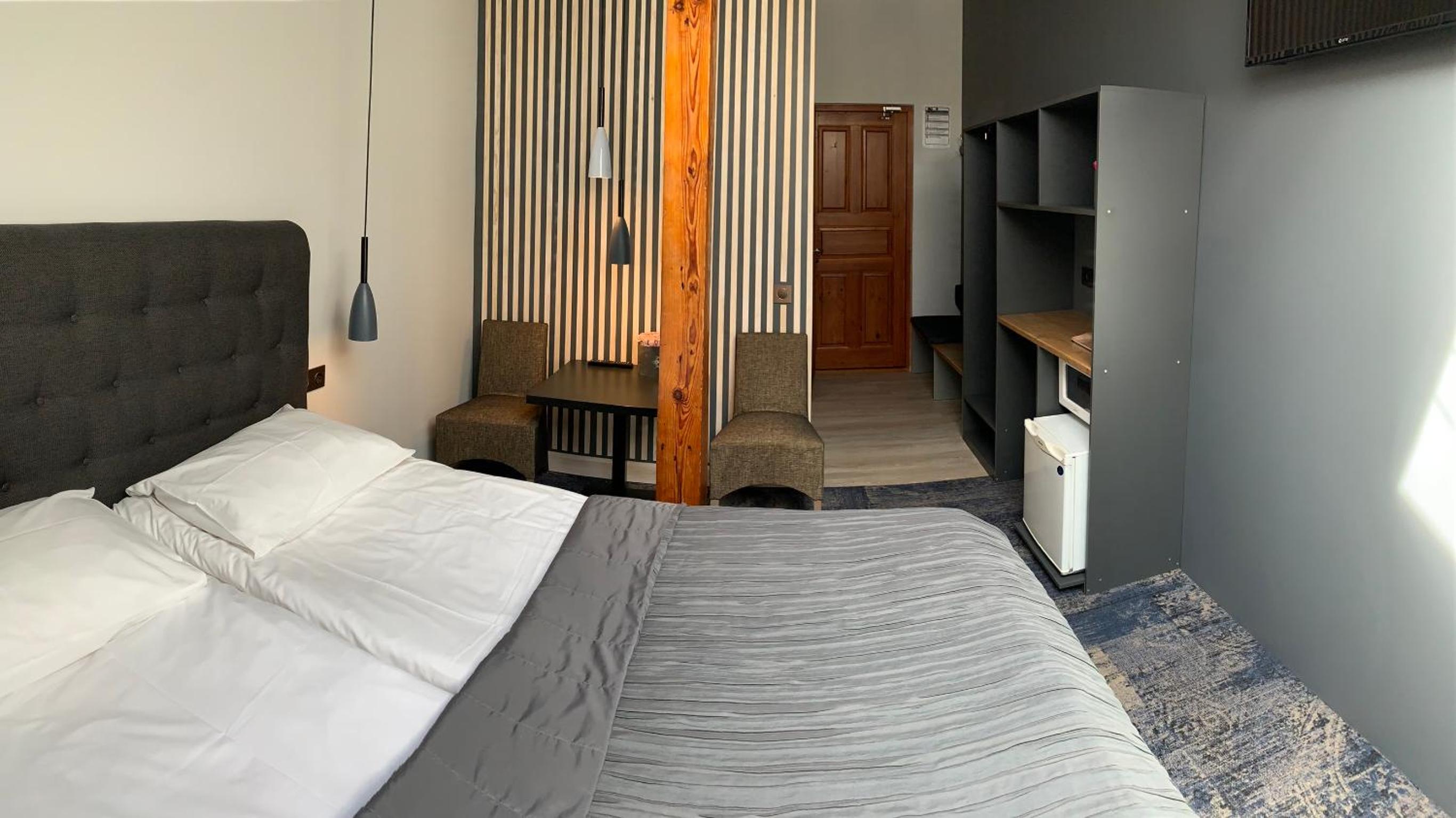 Double Room - Photo 6