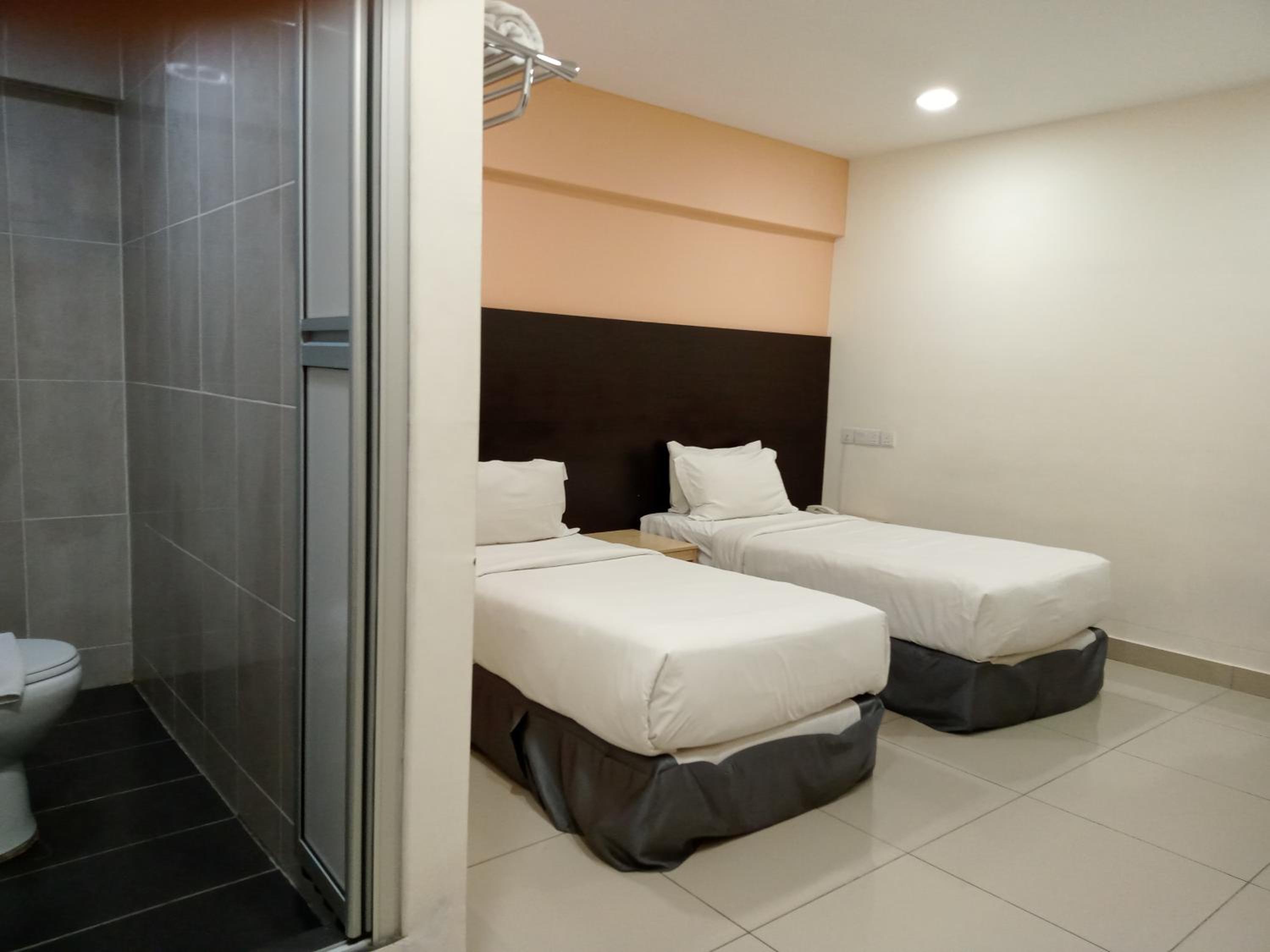 Standard Twin Room photo 3