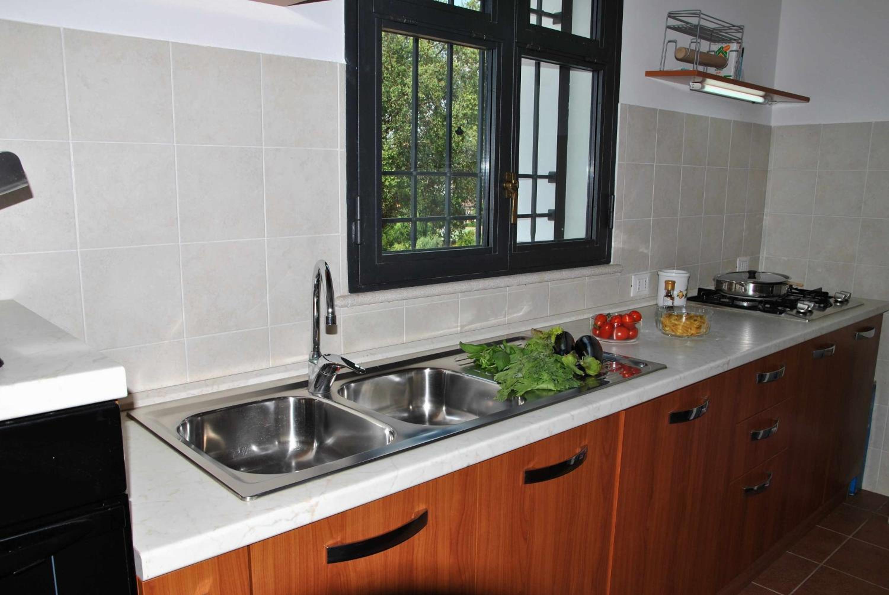 Two-Bedroom House - Photo 15