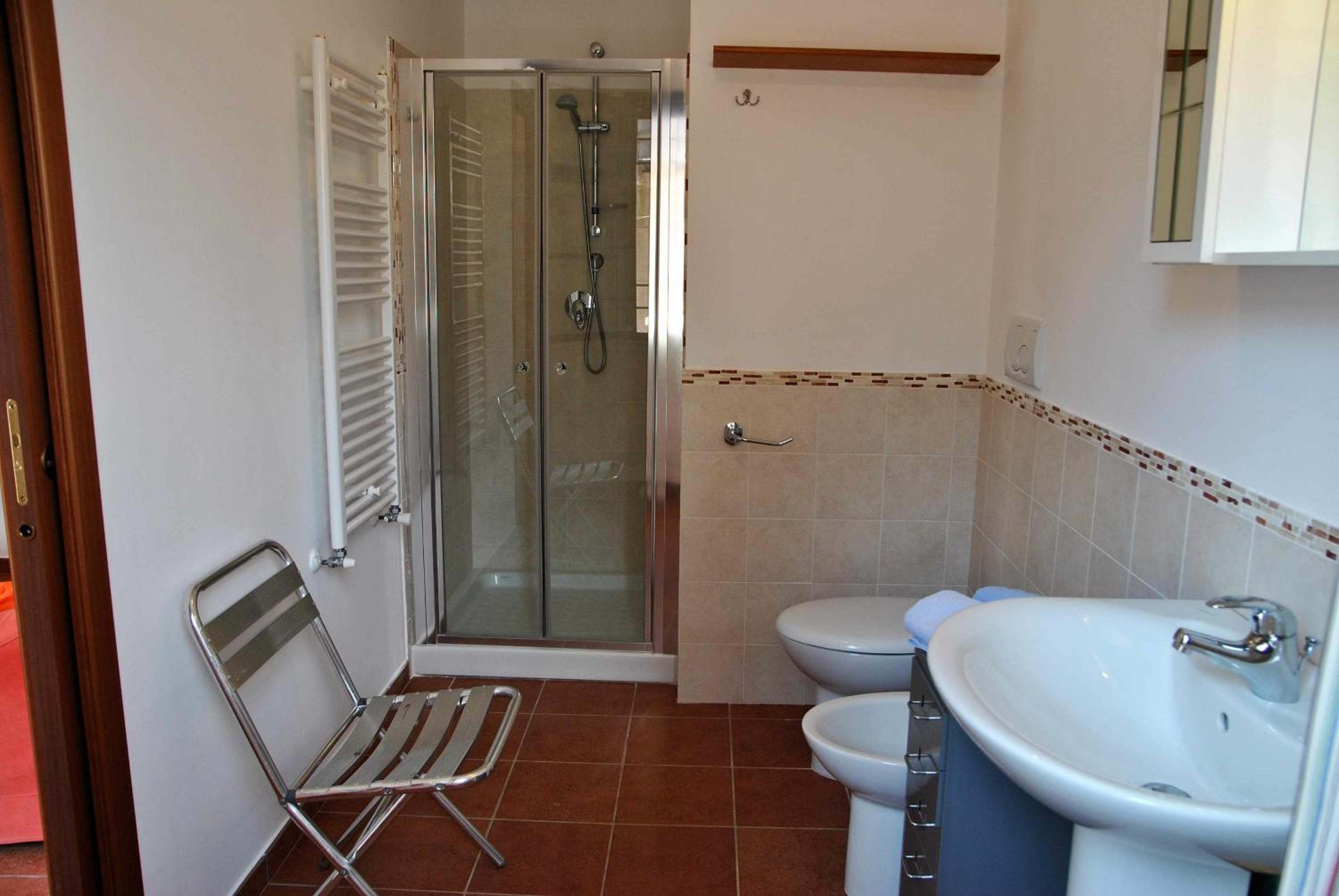 Two-Bedroom House - Photo 19