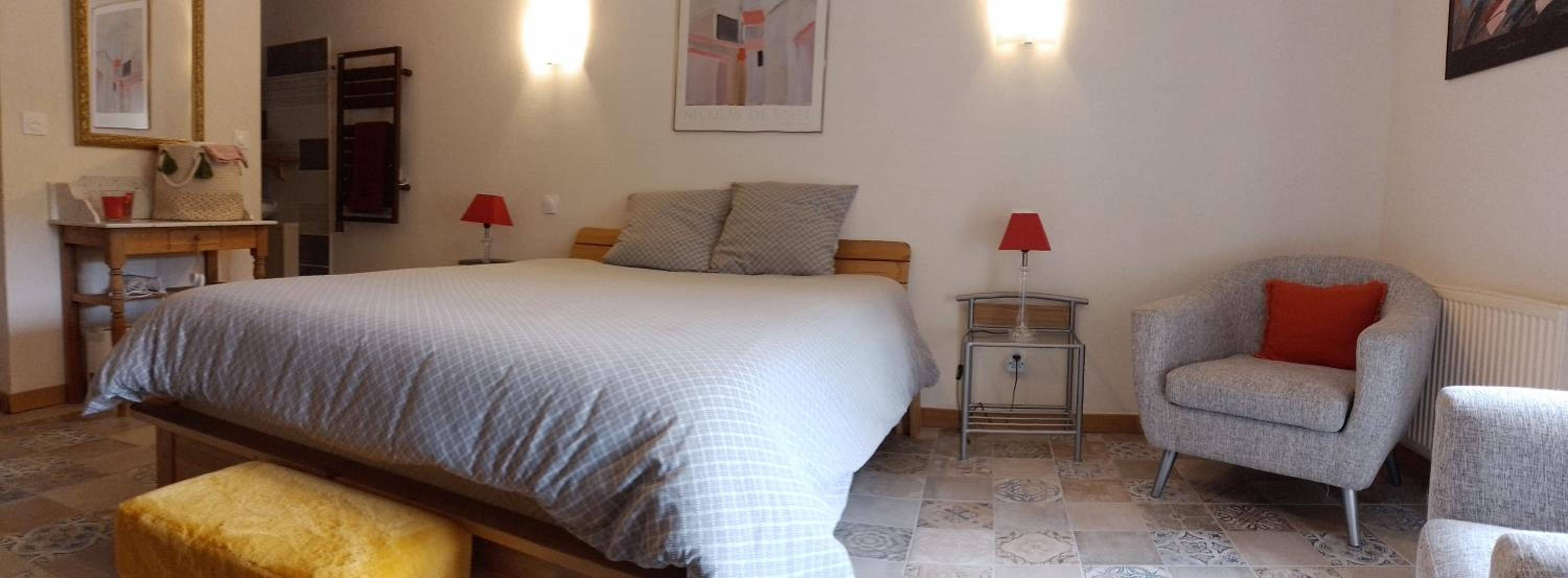 Double Room with Private Bathroom - Photo 2
