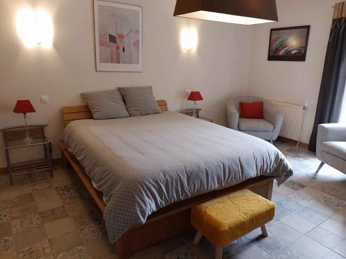 Double Room with Private Bathroom - Photo 4