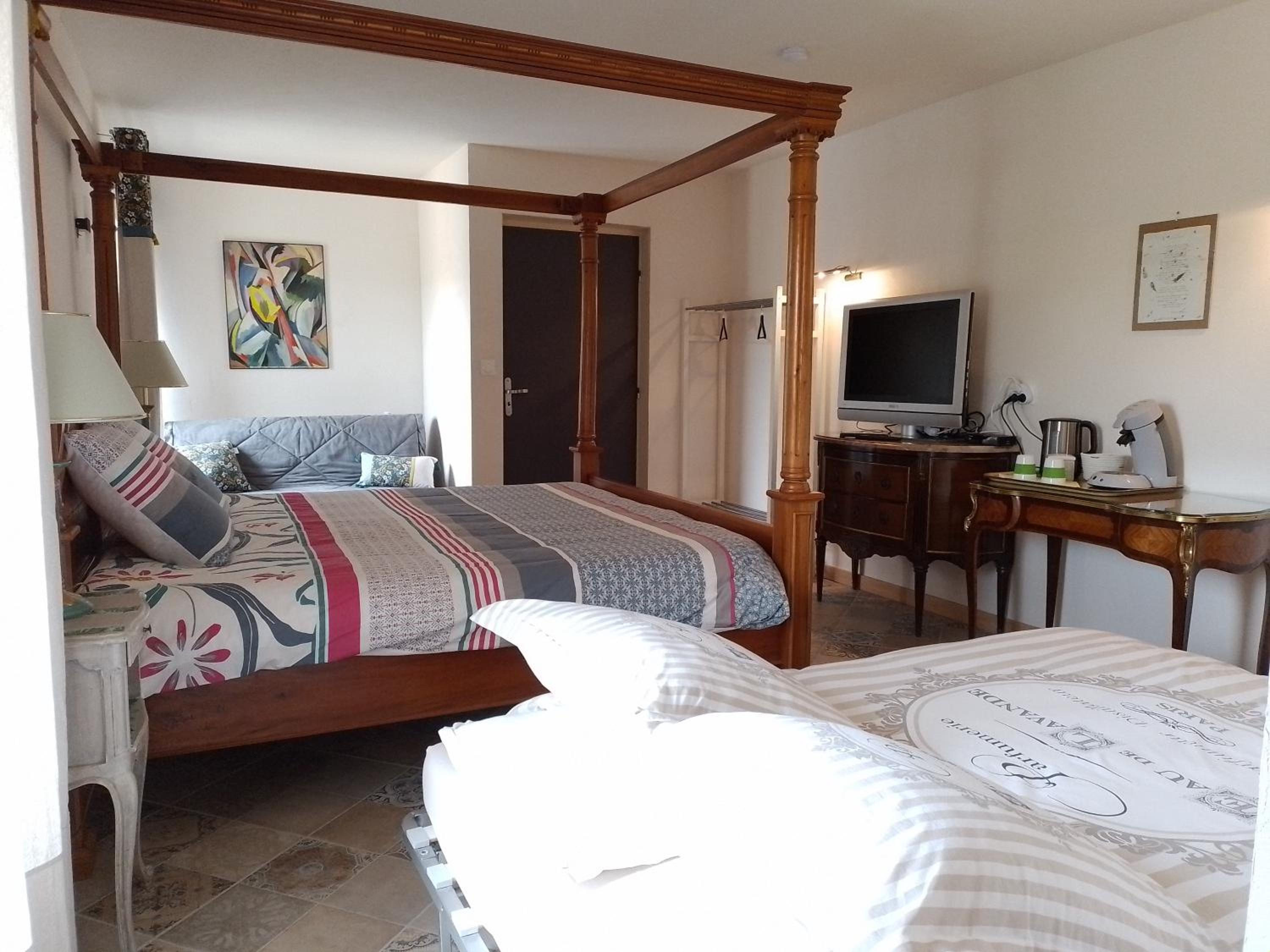 Family Room - Photo 3