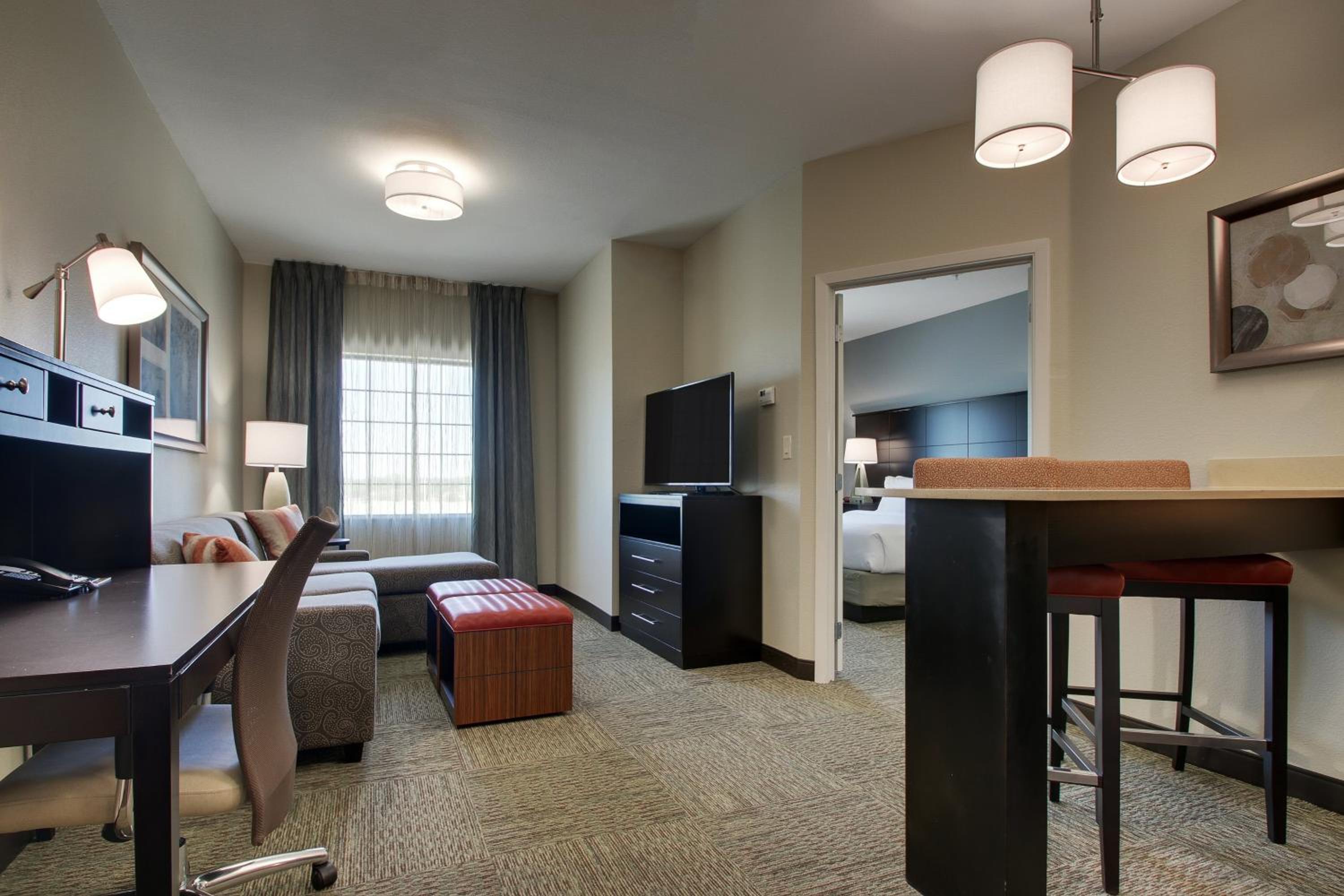 One-Bedroom King Suite photo 3