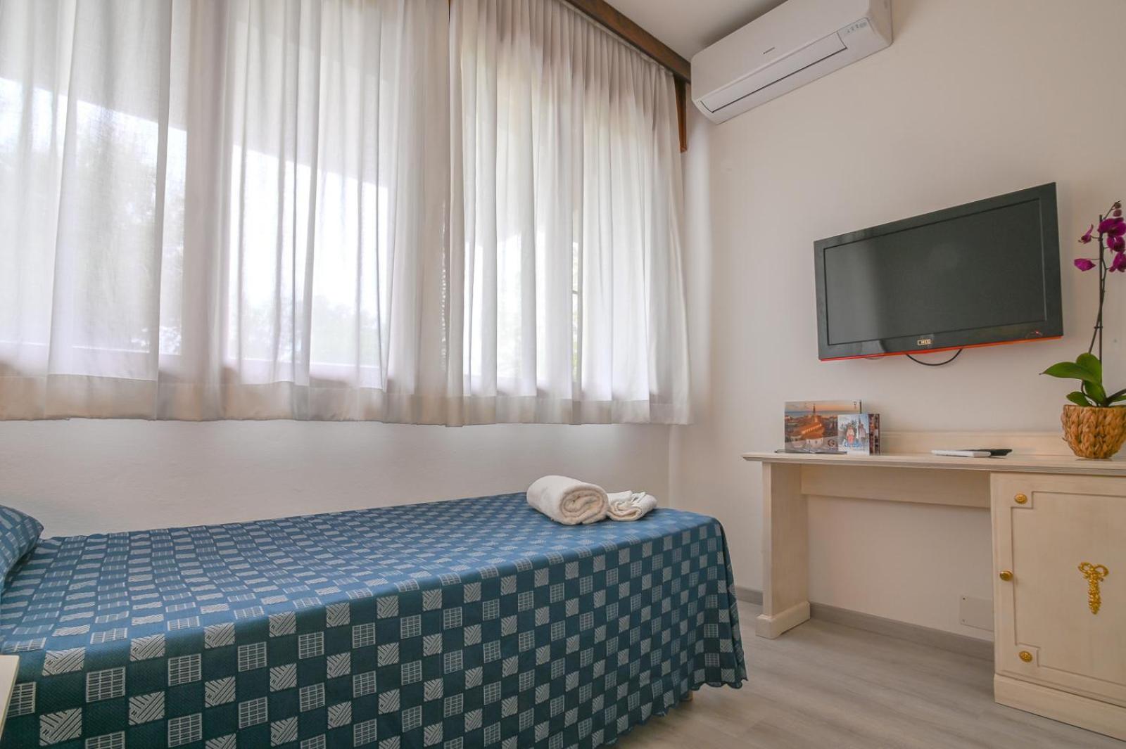 Single Room photo 2