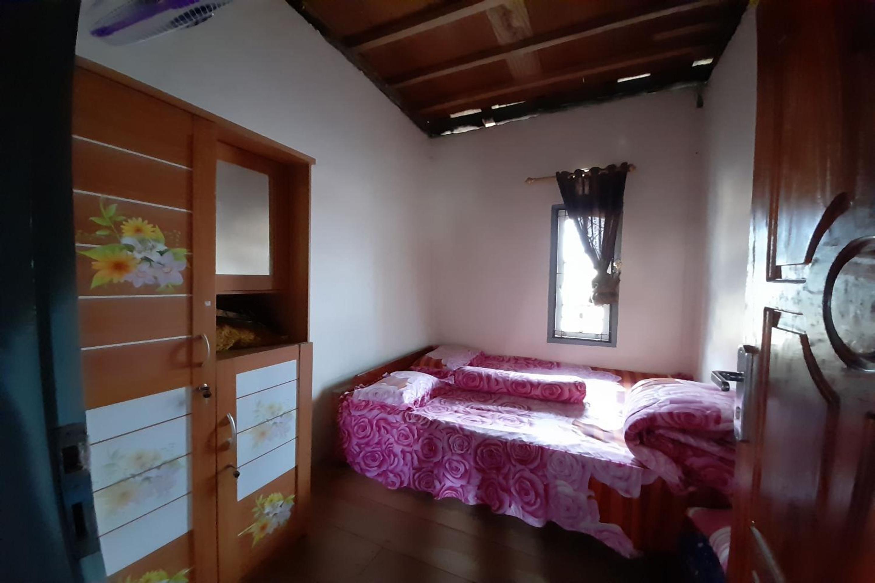 Budget Double Room - Photo 17
