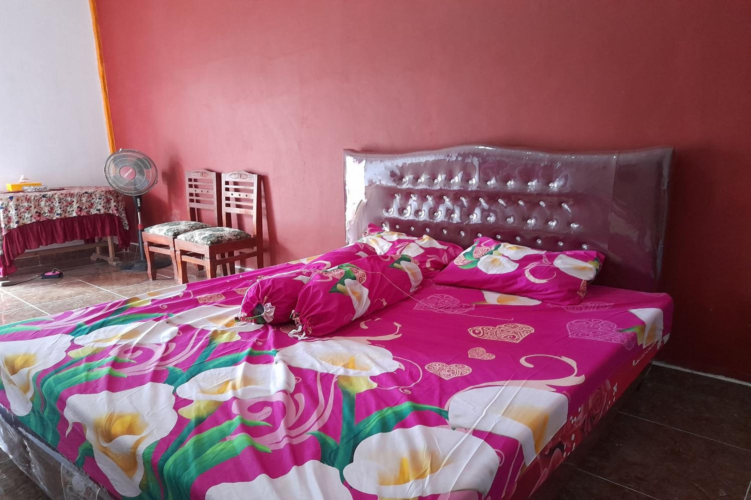 Budget Double Room - Photo 8