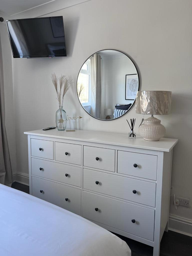 One-Bedroom Apartment - Photo 1