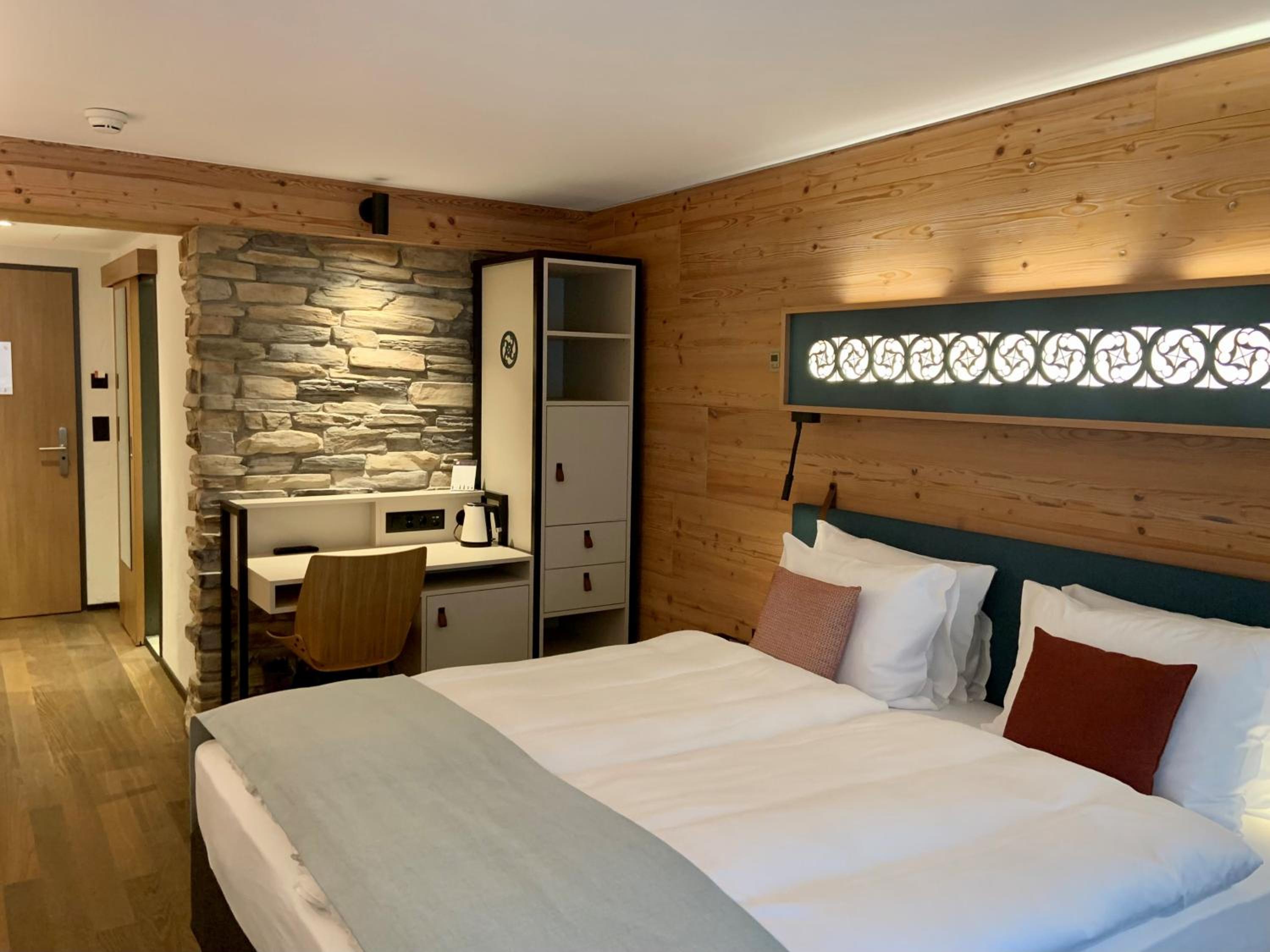 Small Room - Photo 8