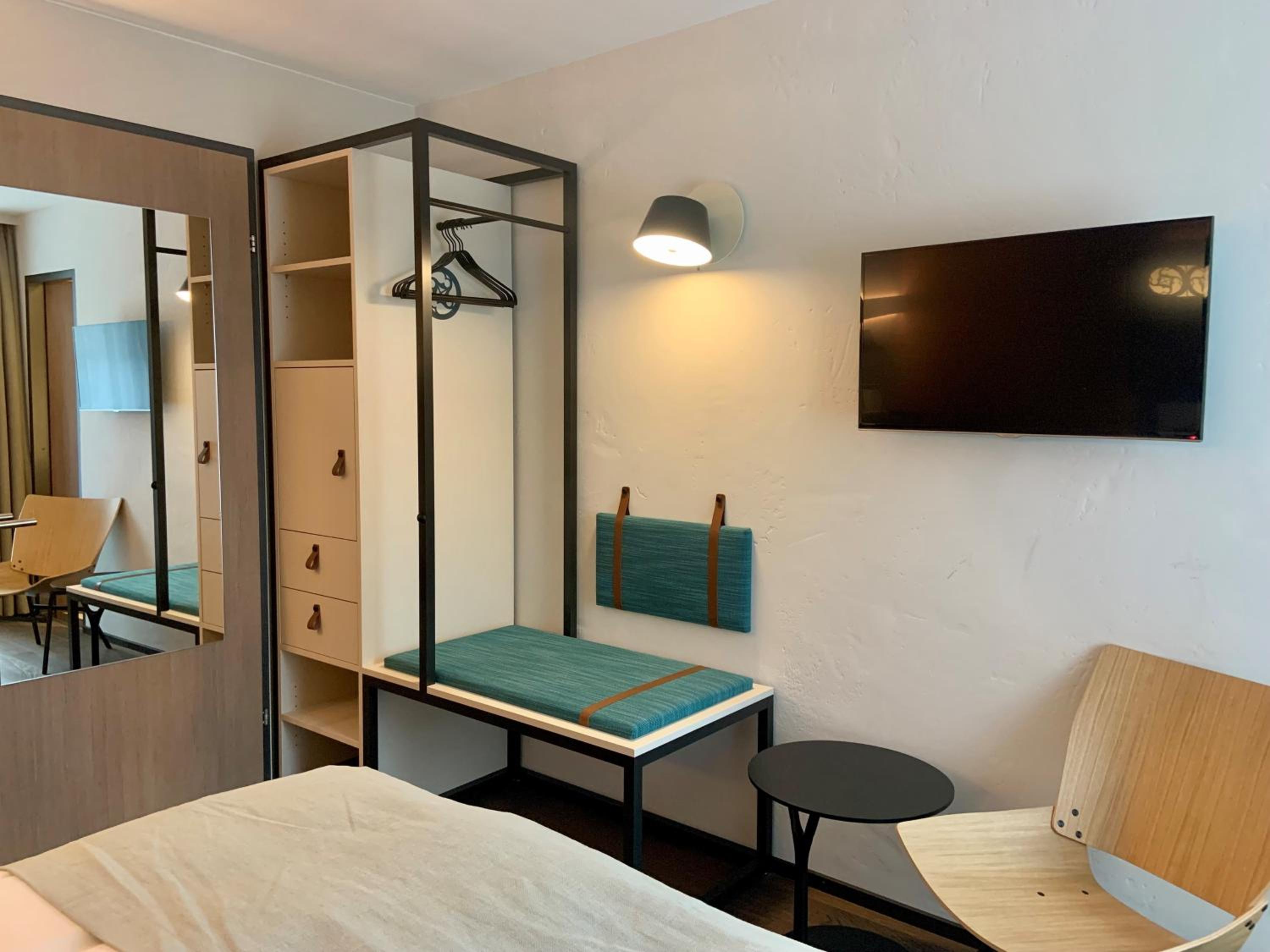 Small Room - Photo 6