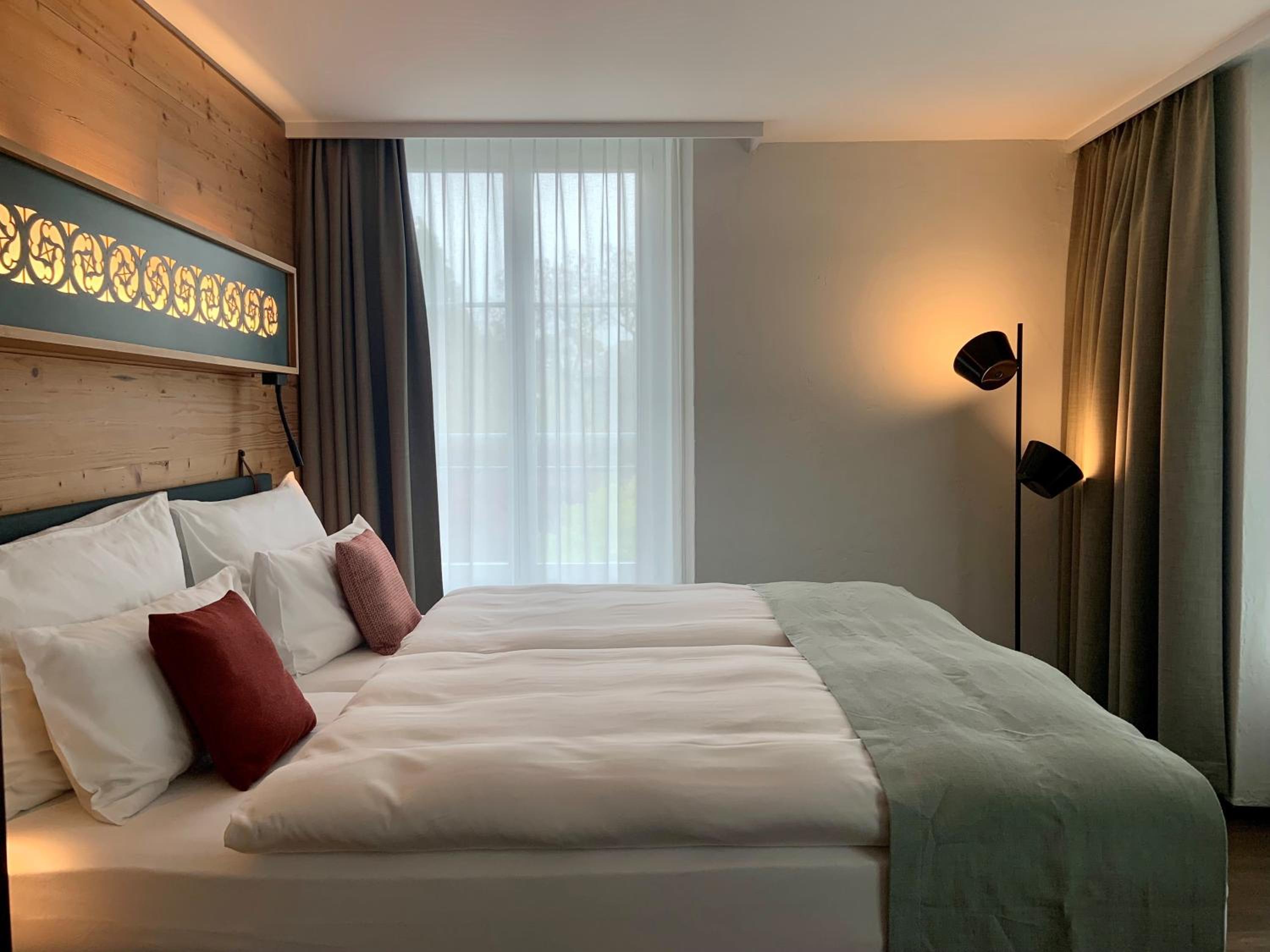 Medium Room - Photo 2