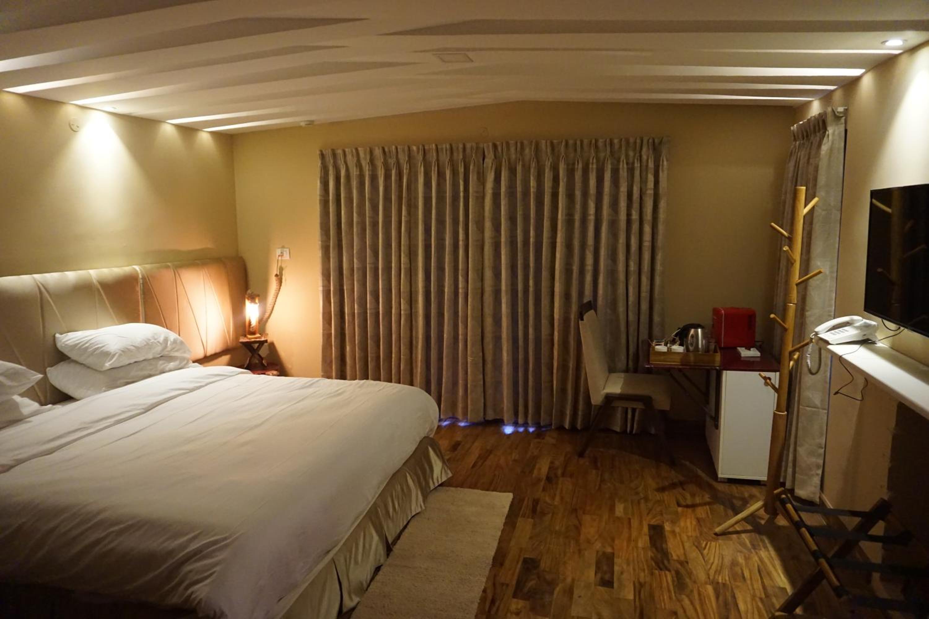 King Room with Mountain View - Photo 11