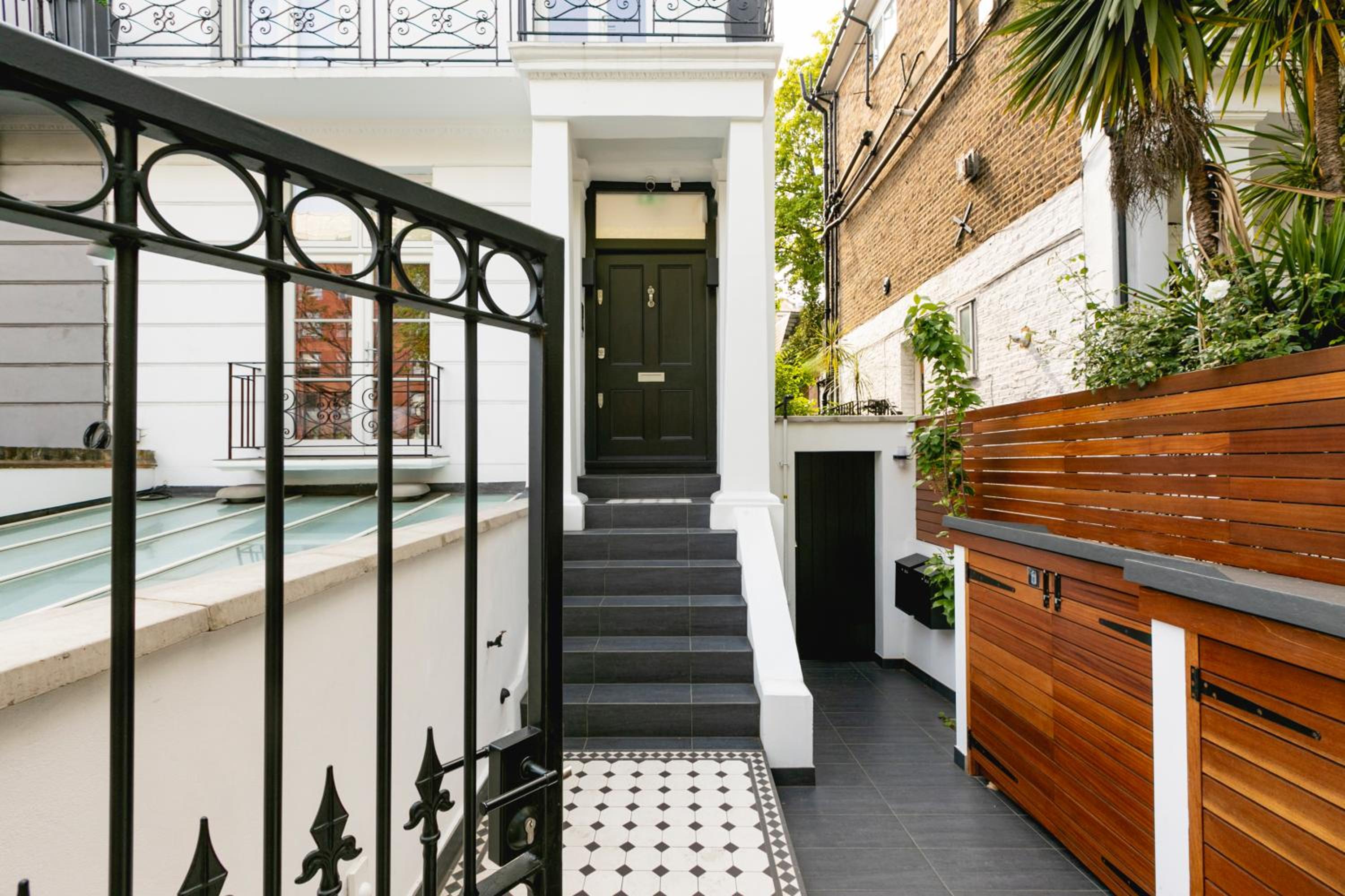 Studio with Balcony photo 2