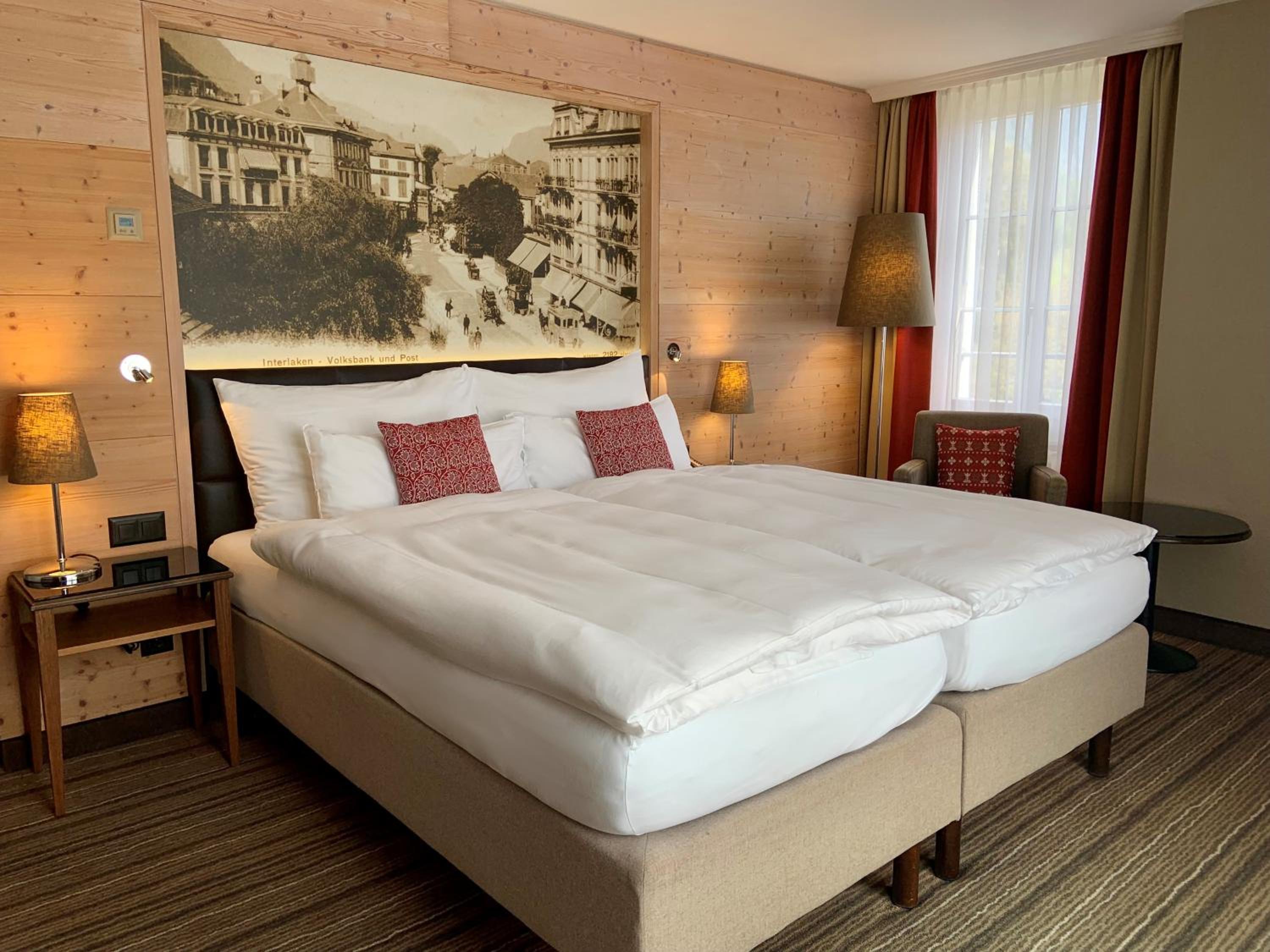 Medium Room with Balcony - Photo 3