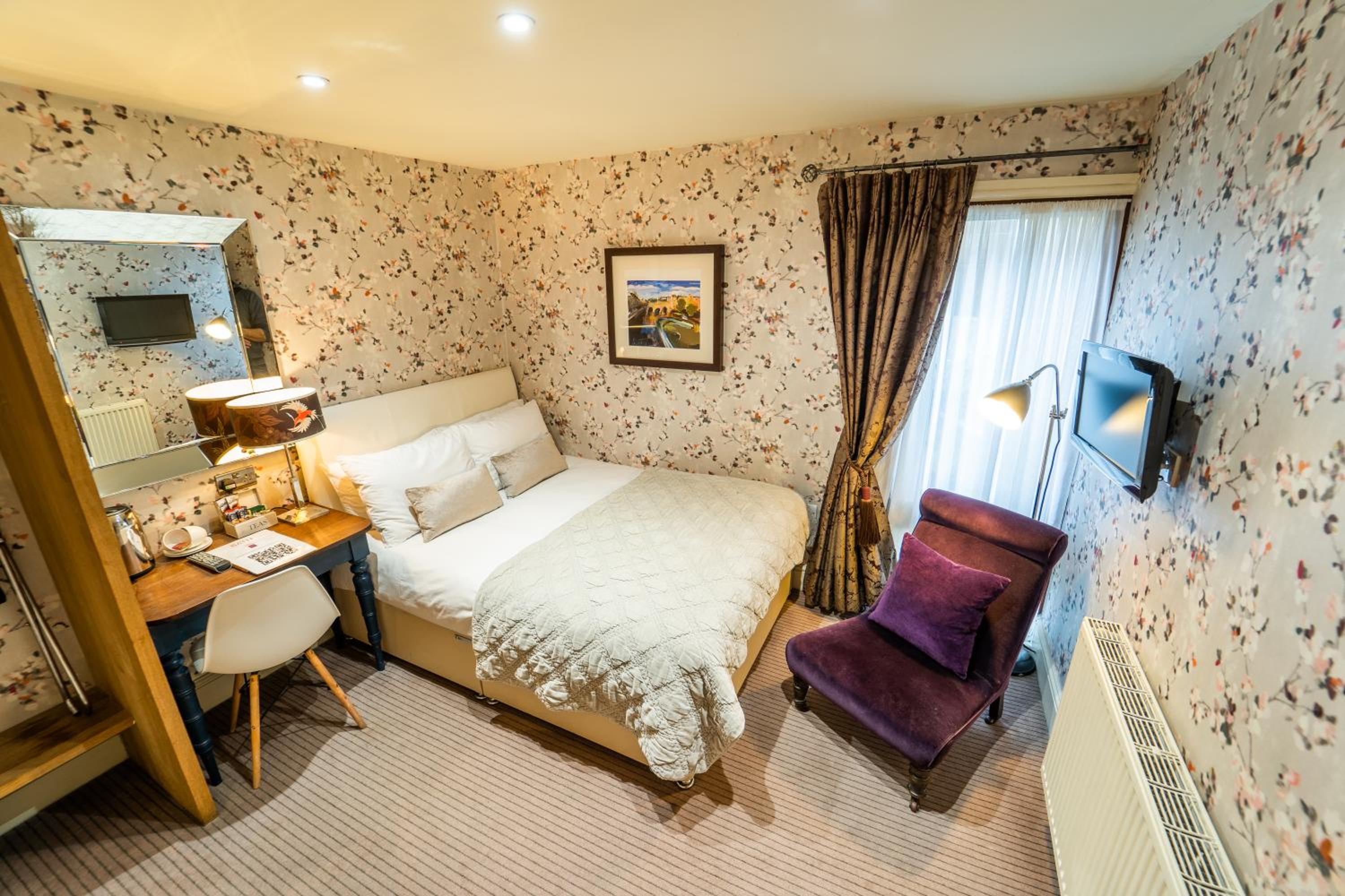 Small Double Room - Photo 2