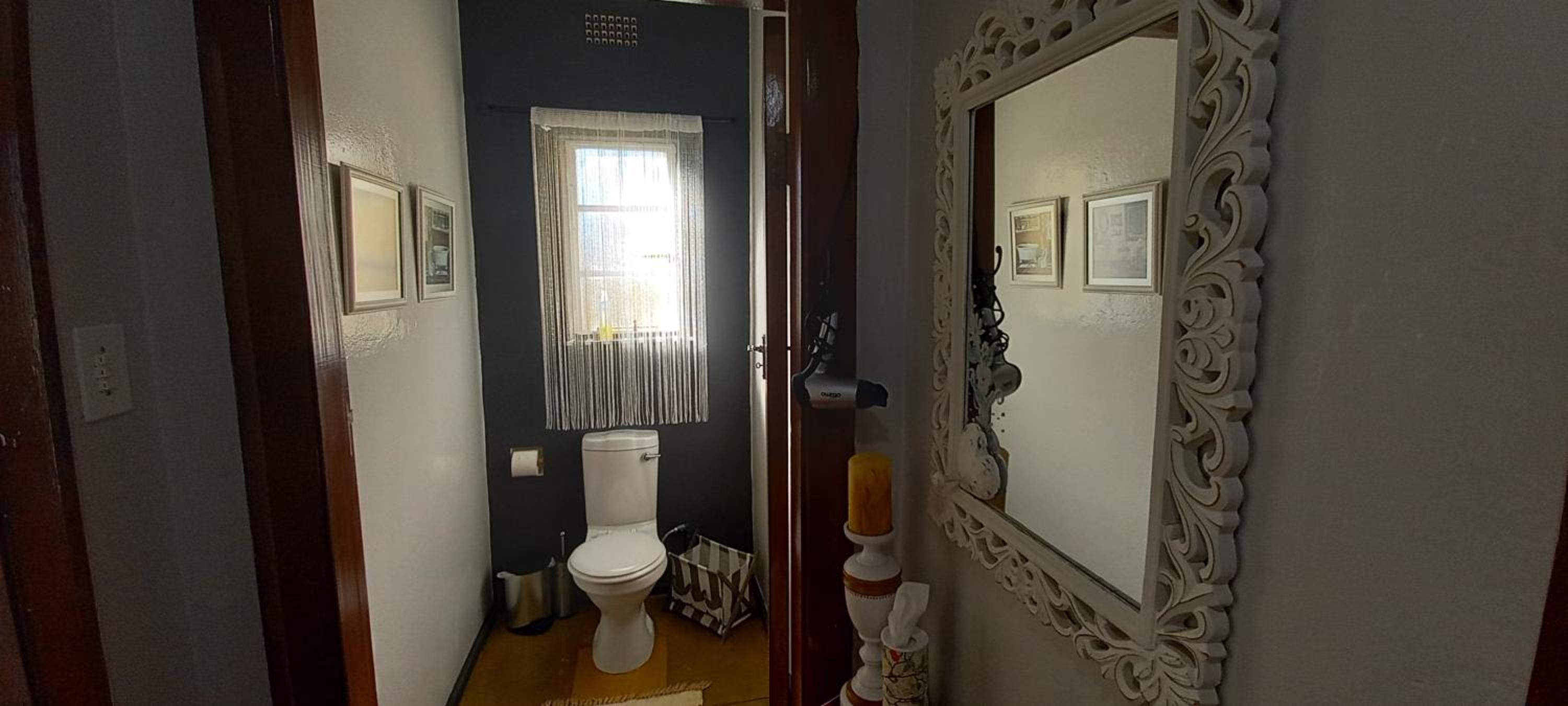 Double Room with Patio - Photo 6
