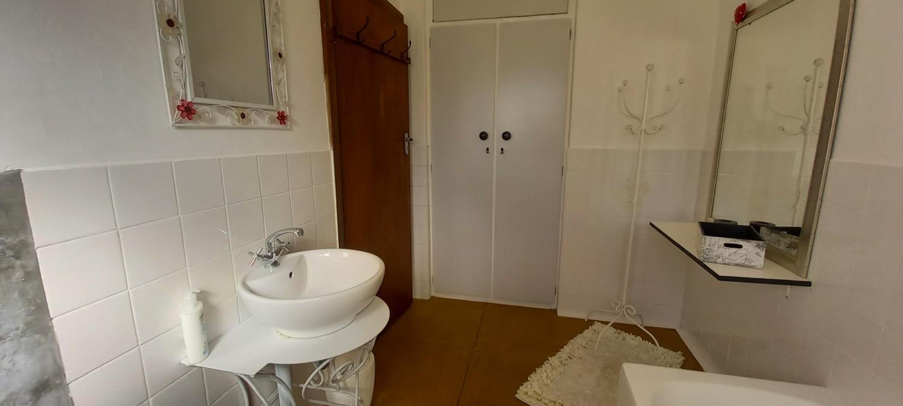 Double Room with Patio - Photo 21