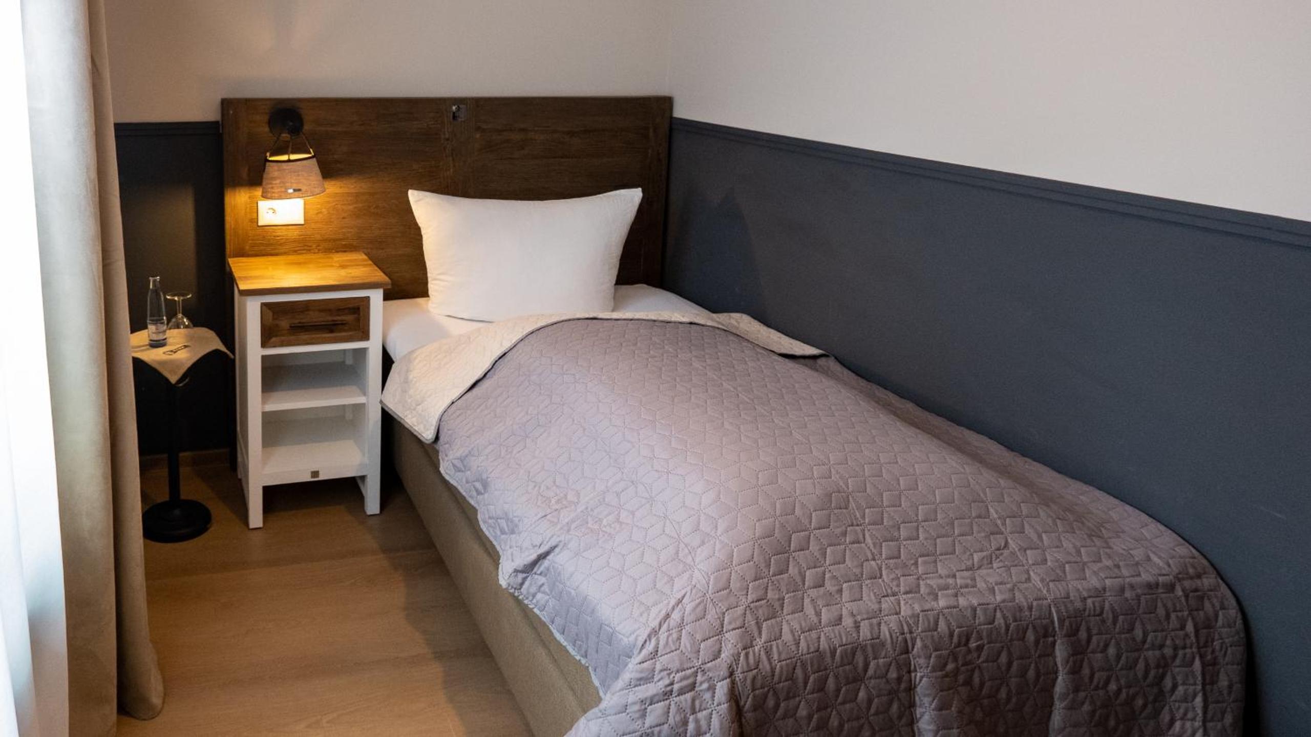 Small Comfort Single Room