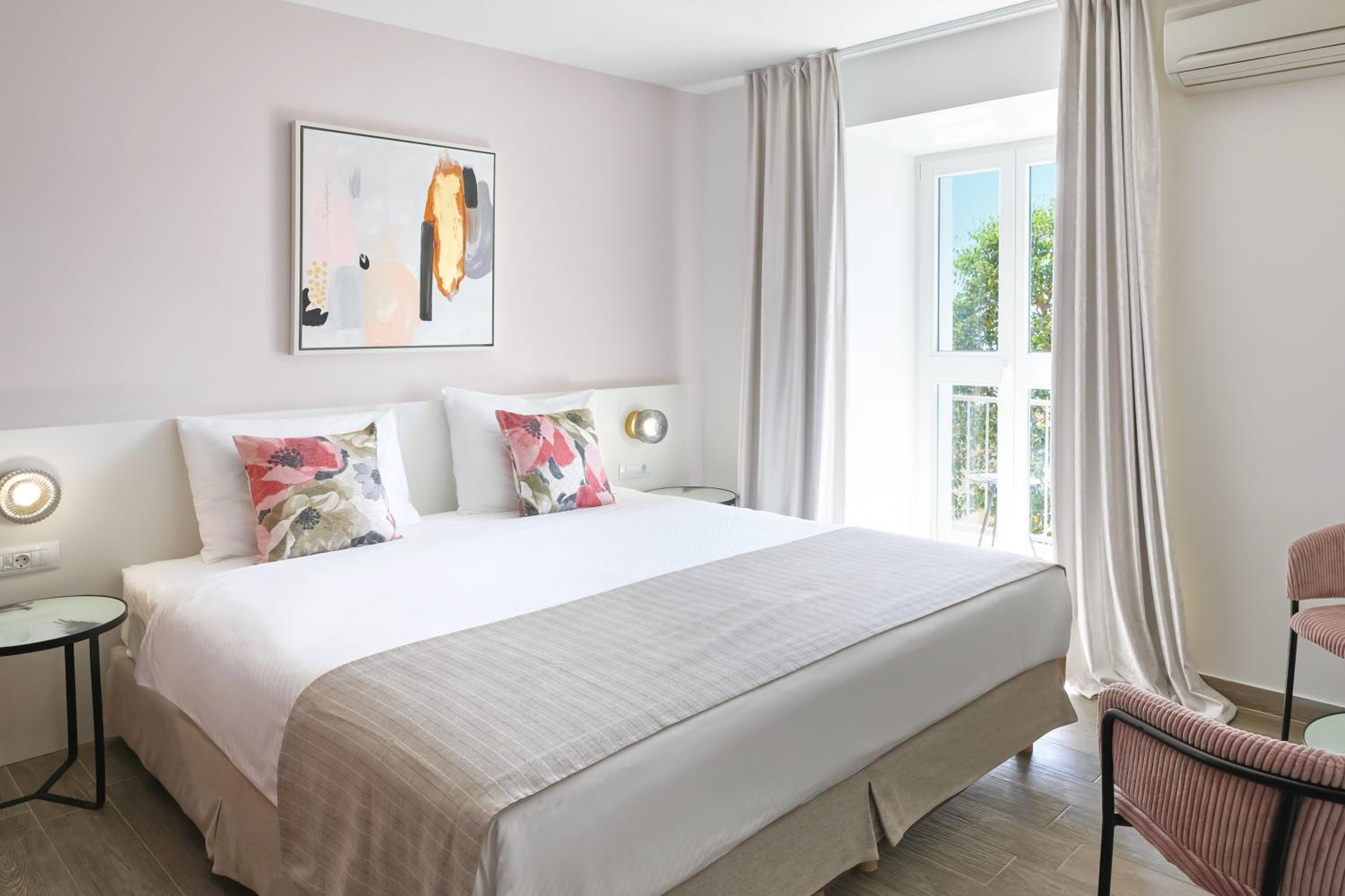 Superior Sea View Apartment thumbnail 6