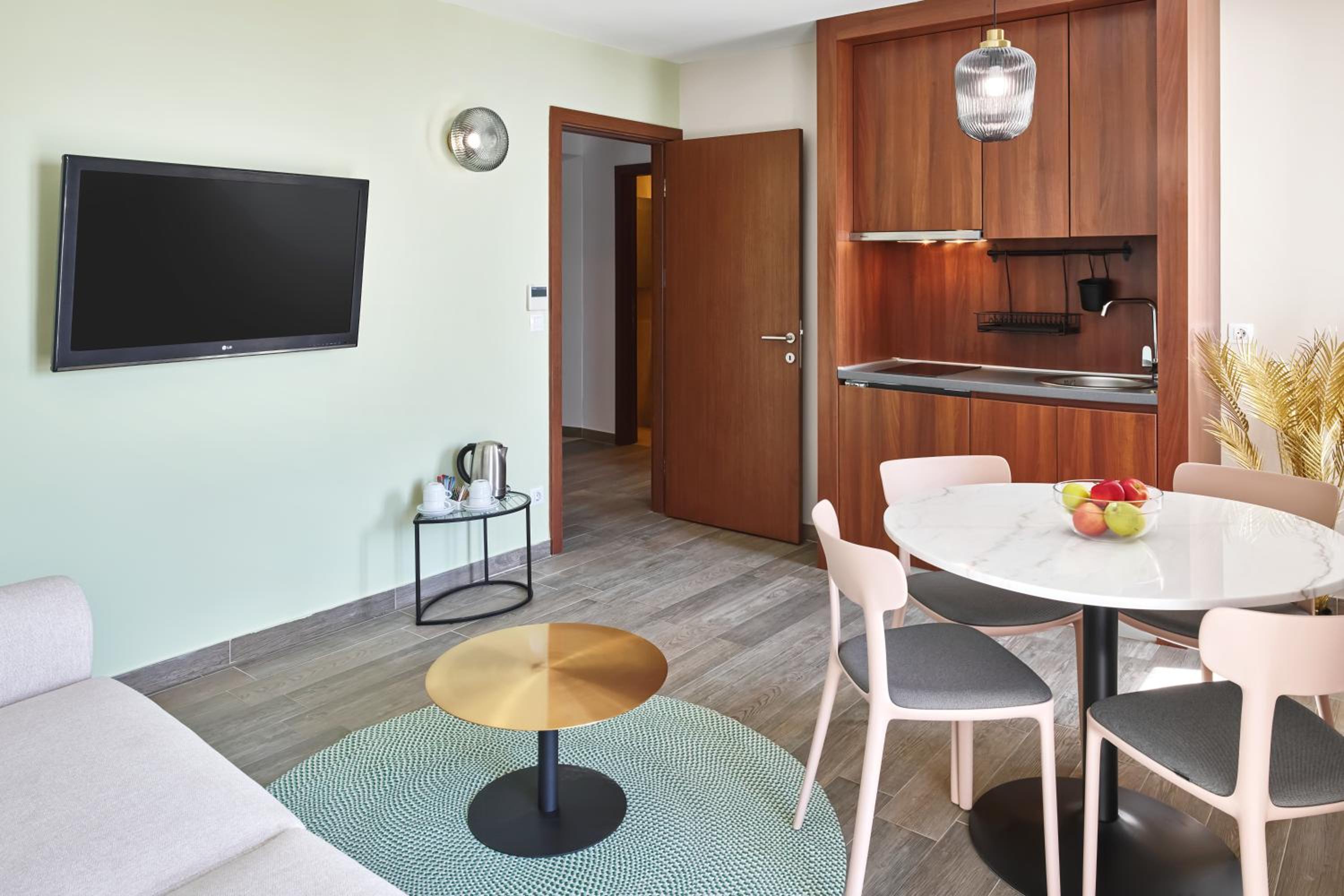 Superior Sea View Apartment thumbnail 5