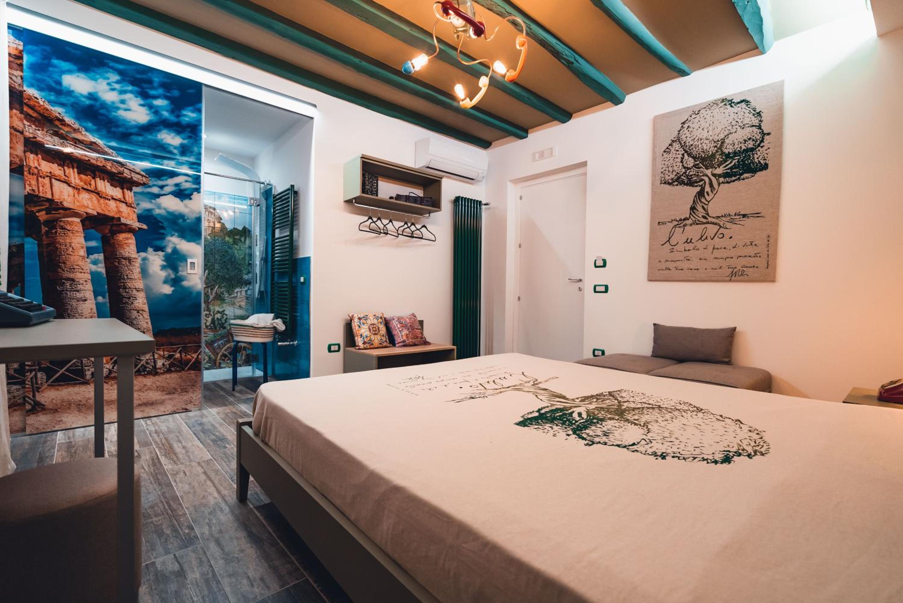 Triple Room with Private Bathroom - Photo 25