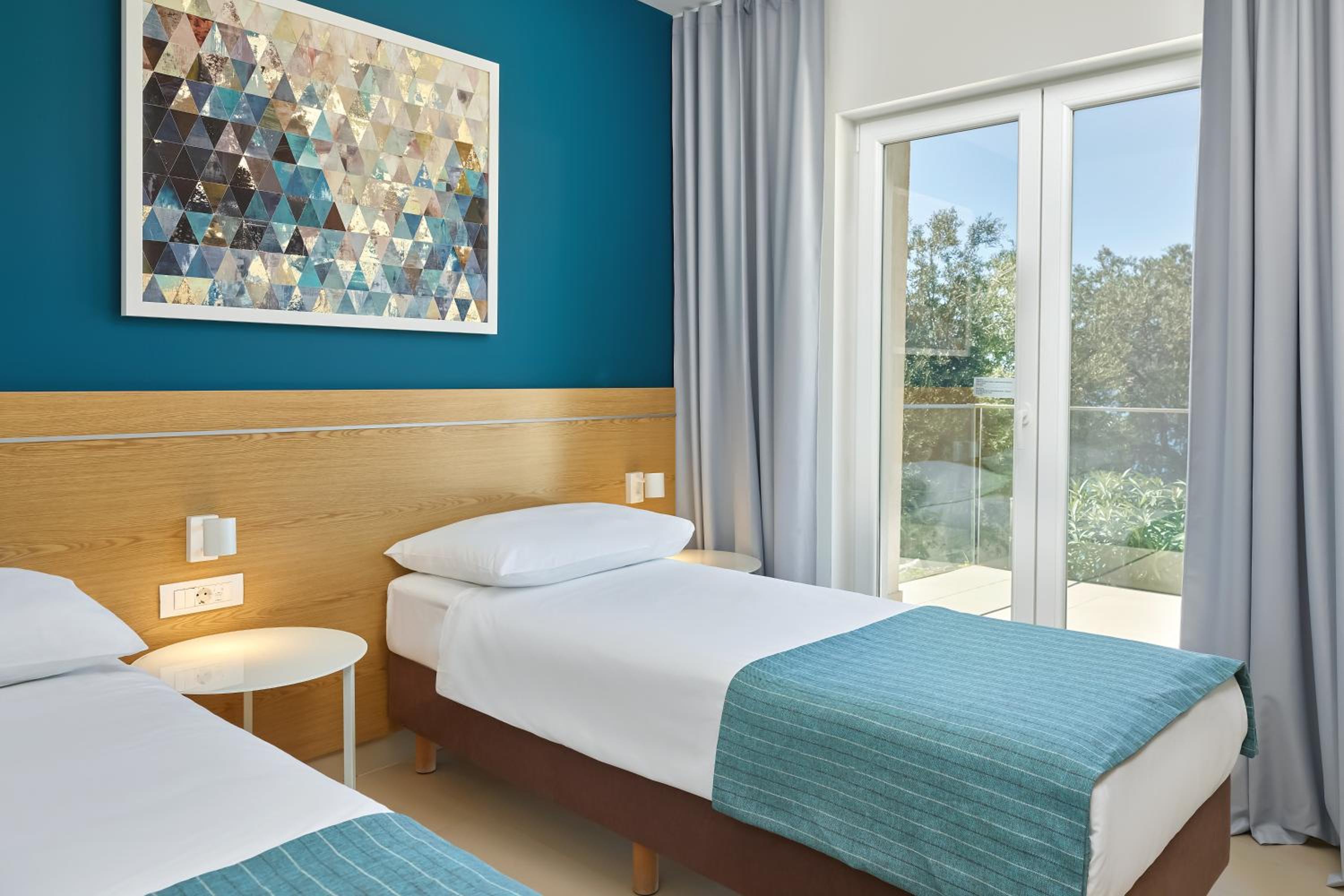 Standard Sea Side Apartment thumbnail 6