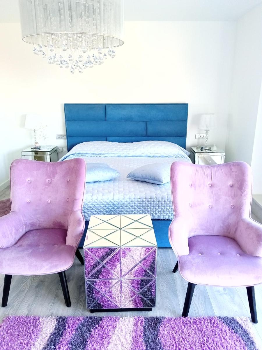One-Bedroom Apartment - Photo 8