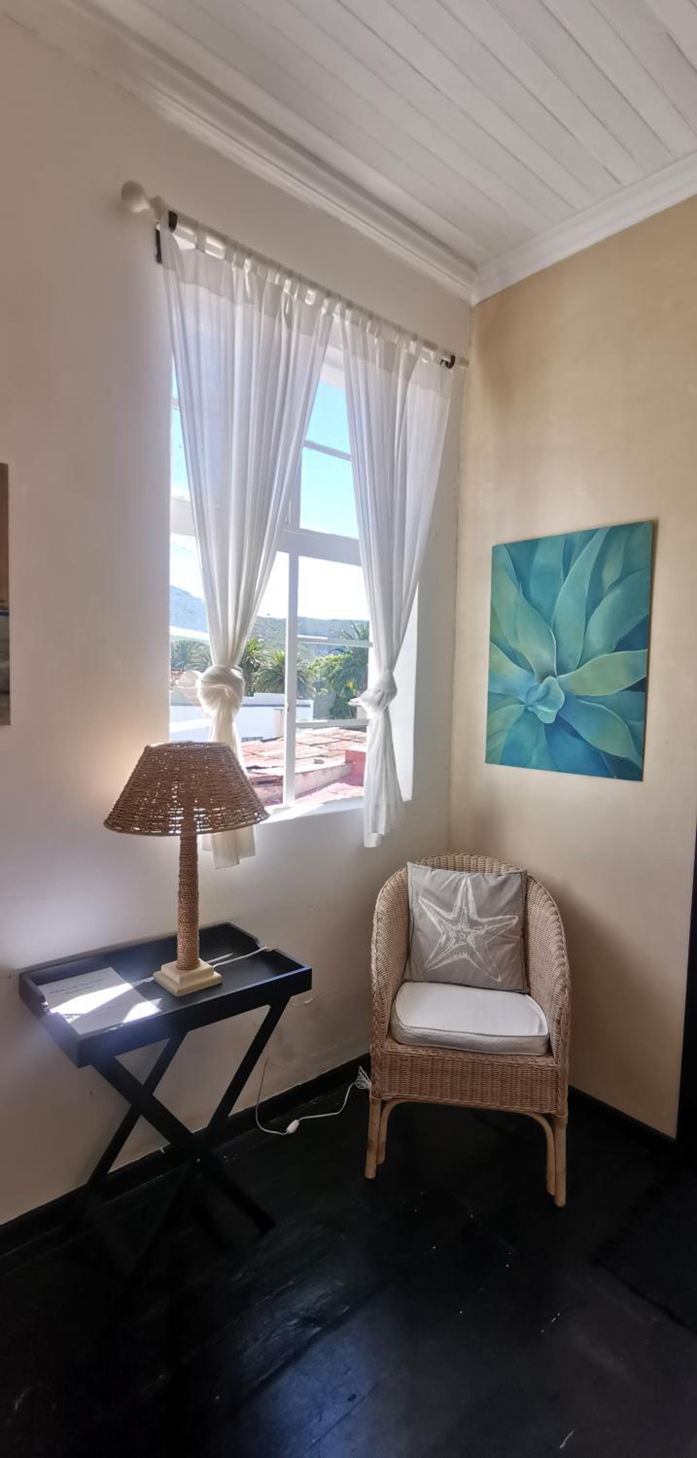 Double or Twin Room with Mountain View - Photo 2