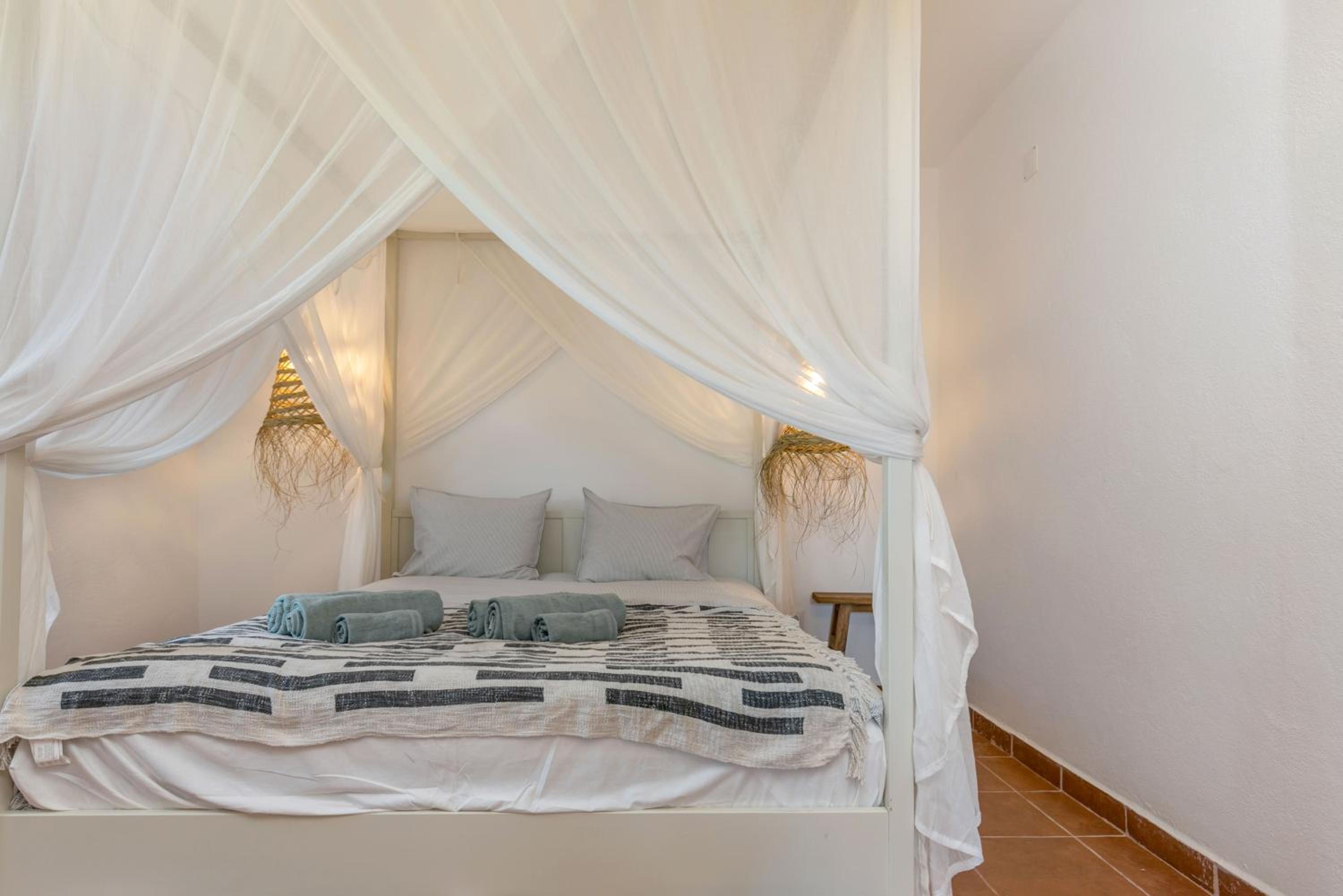 Three-Bedroom Villa photo 1