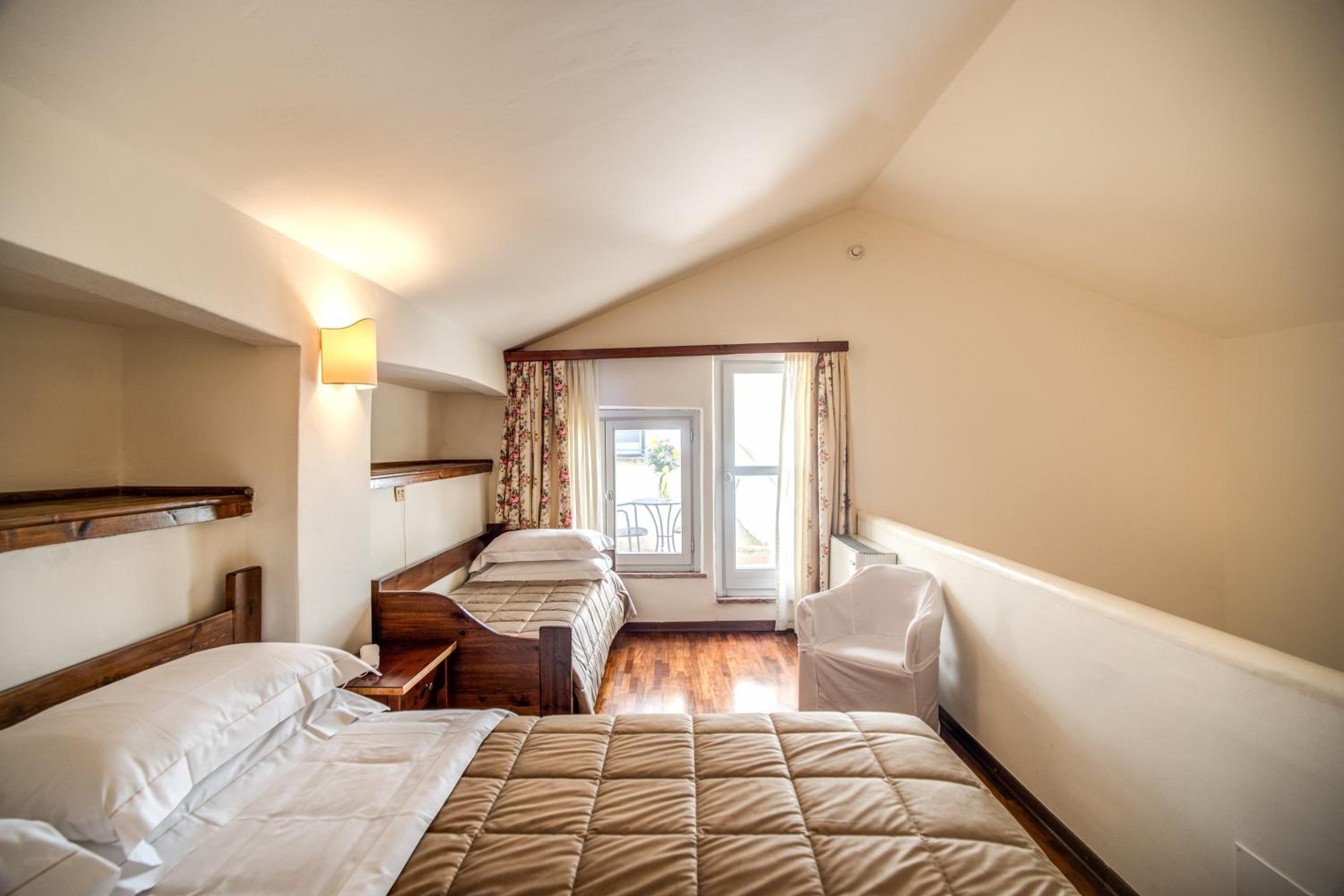 Triple Room - Photo 5