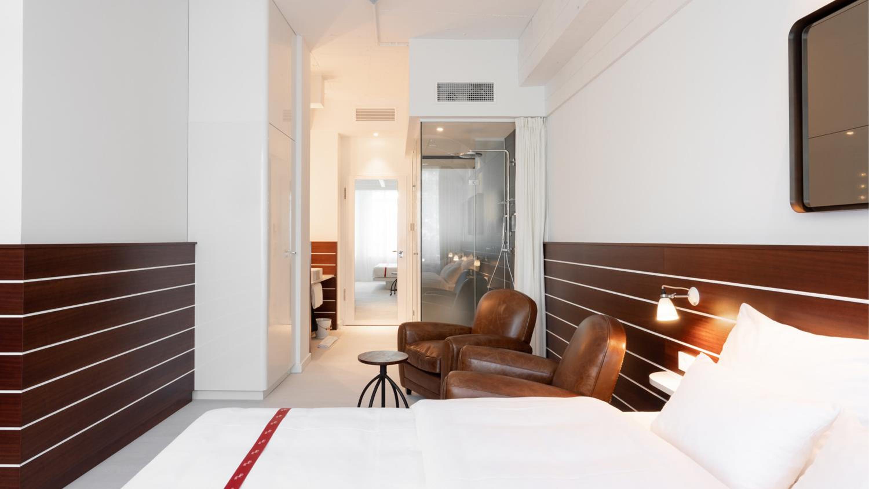 Wow Accessible Room