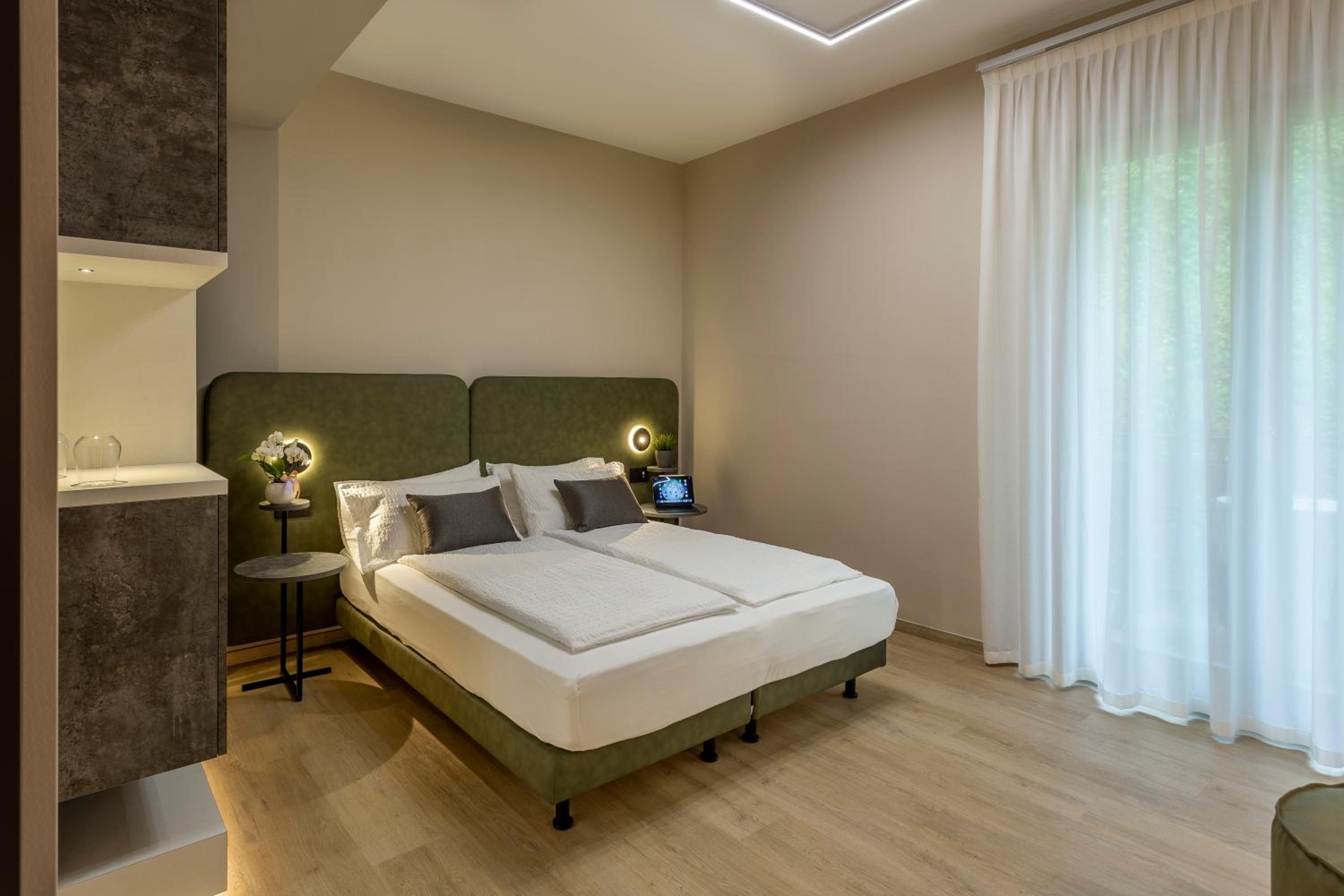 Superior Double Room with Balcony and Mountain View photo 3