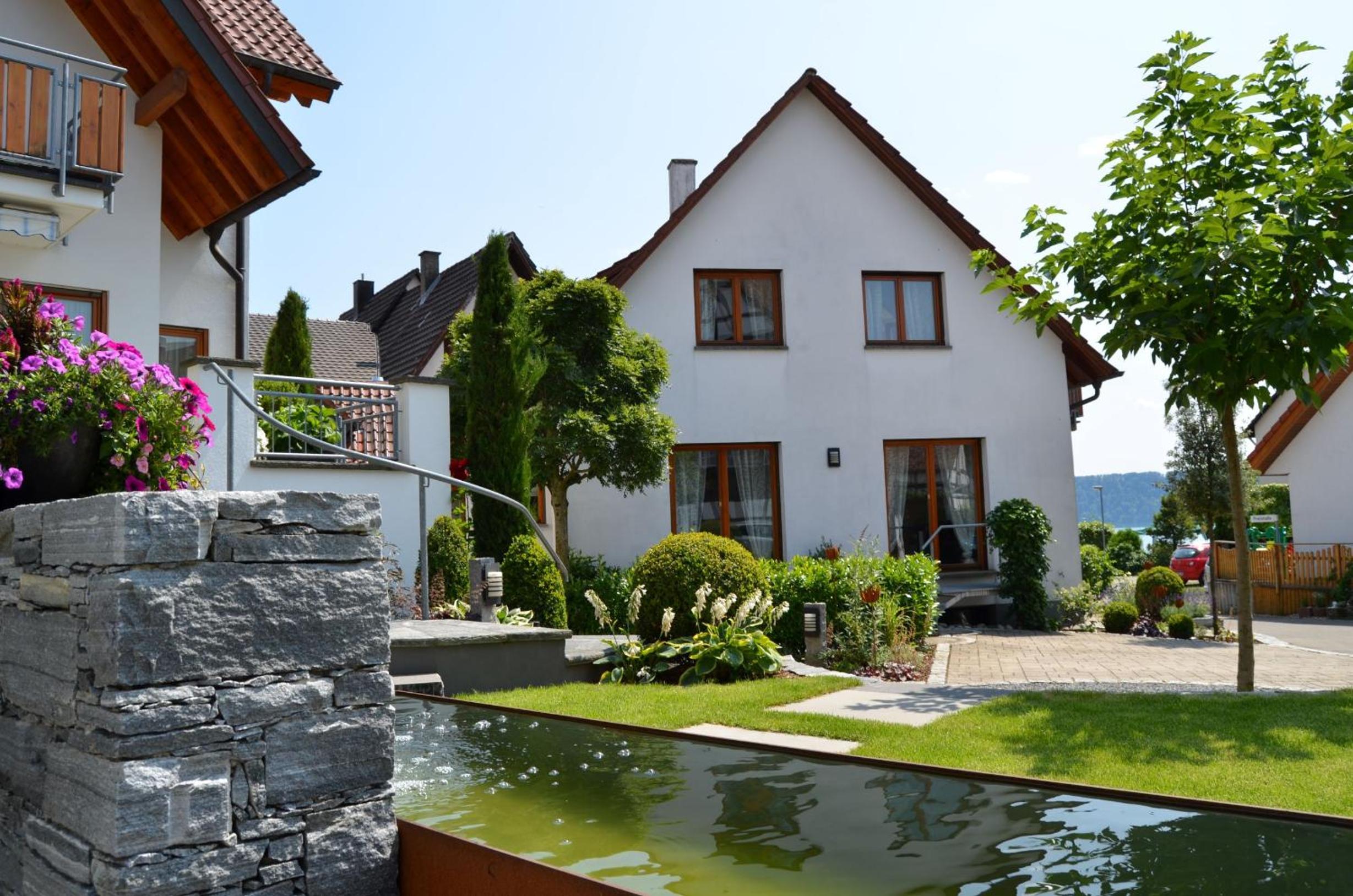 Apartment with Lake View photo 3