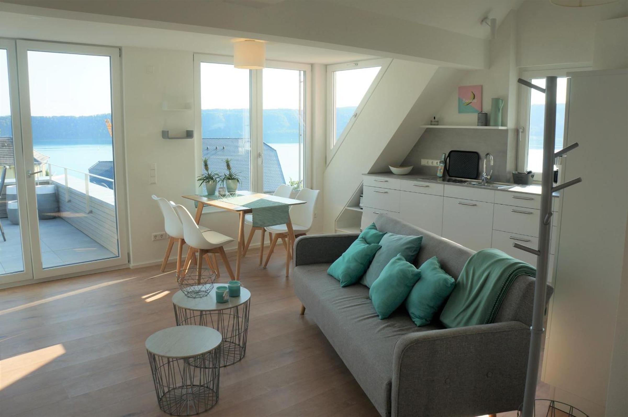 Apartment with Lake View photo 2